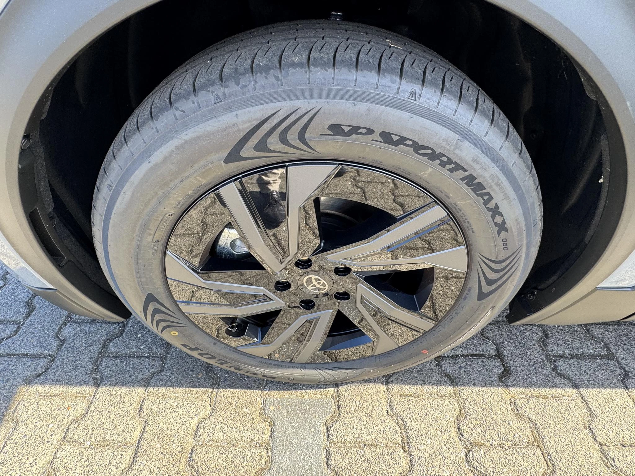 Hoofdafbeelding Toyota C-HR+