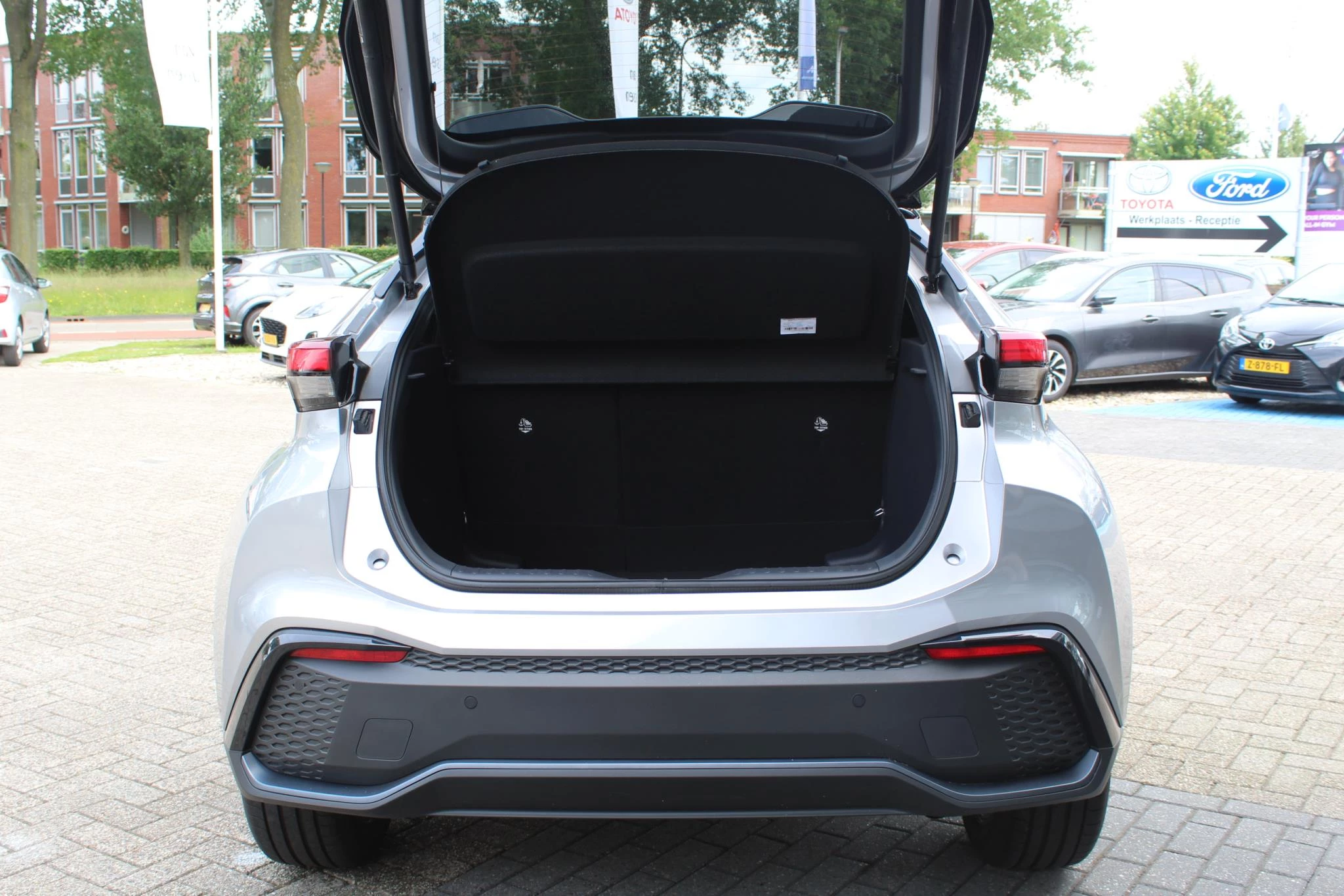 Hoofdafbeelding Toyota C-HR