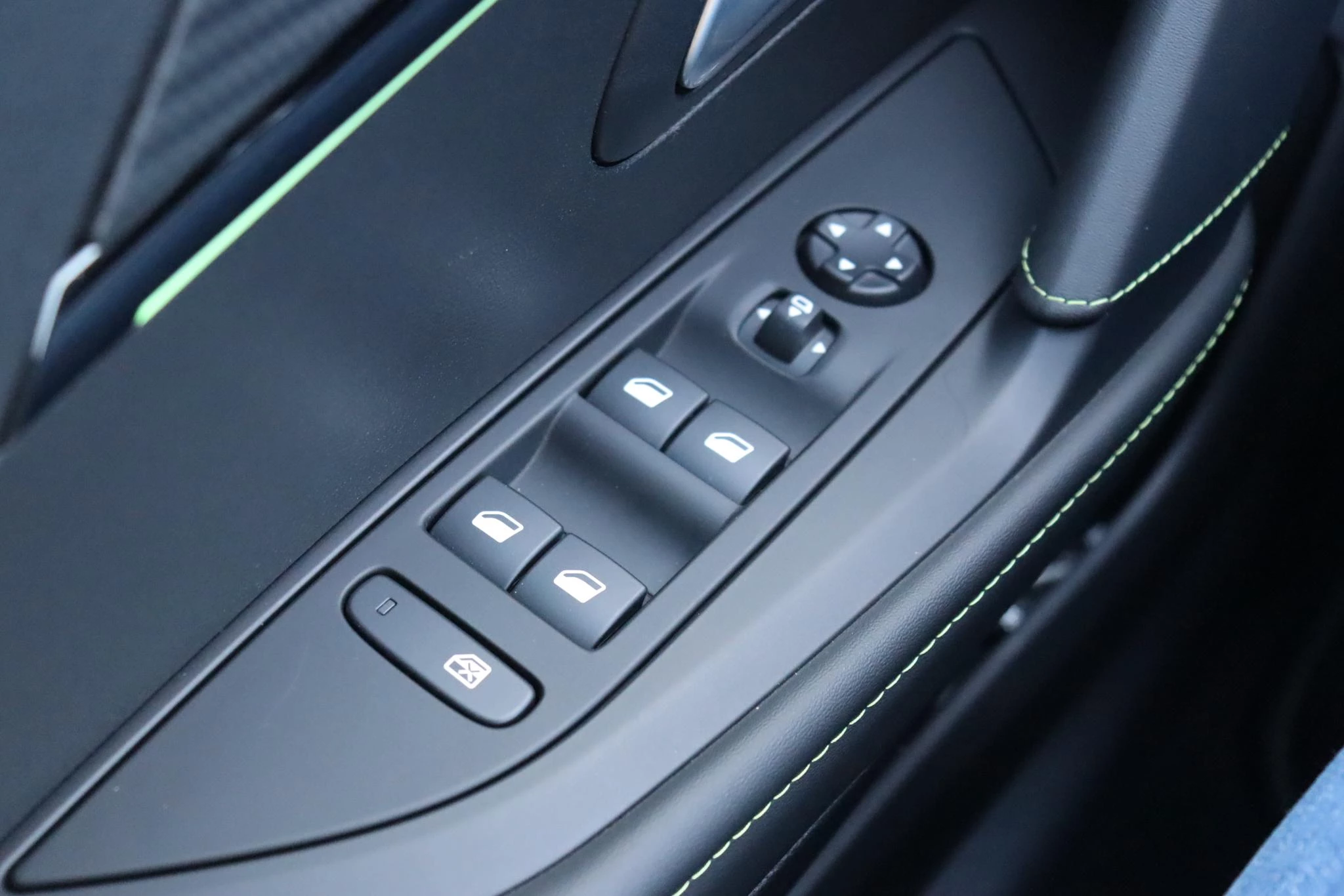 Hoofdafbeelding Peugeot e-208