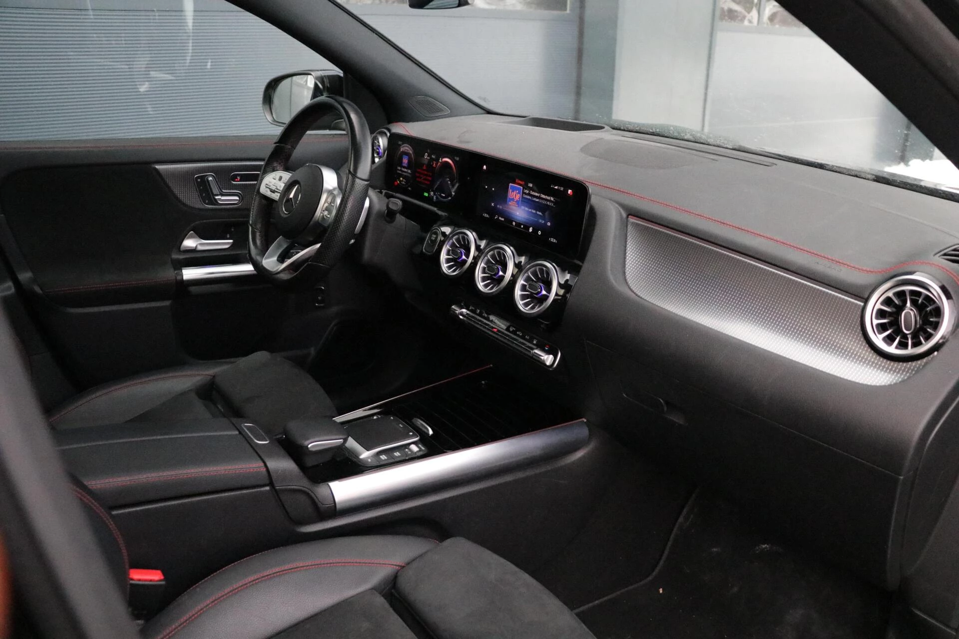 Hoofdafbeelding Mercedes-Benz EQA