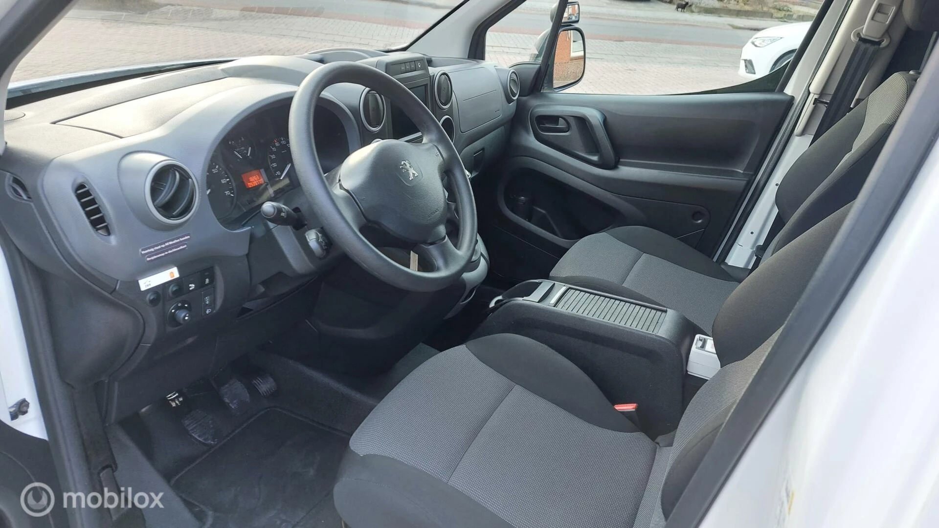 Hoofdafbeelding Peugeot Partner