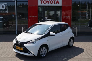Toyota Aygo X-PLAY 5-DEURS NAVI PARKEERCAMERA AIRCO LED BLUETOOTH AUDIO-STUURWIEL NL-AUTO