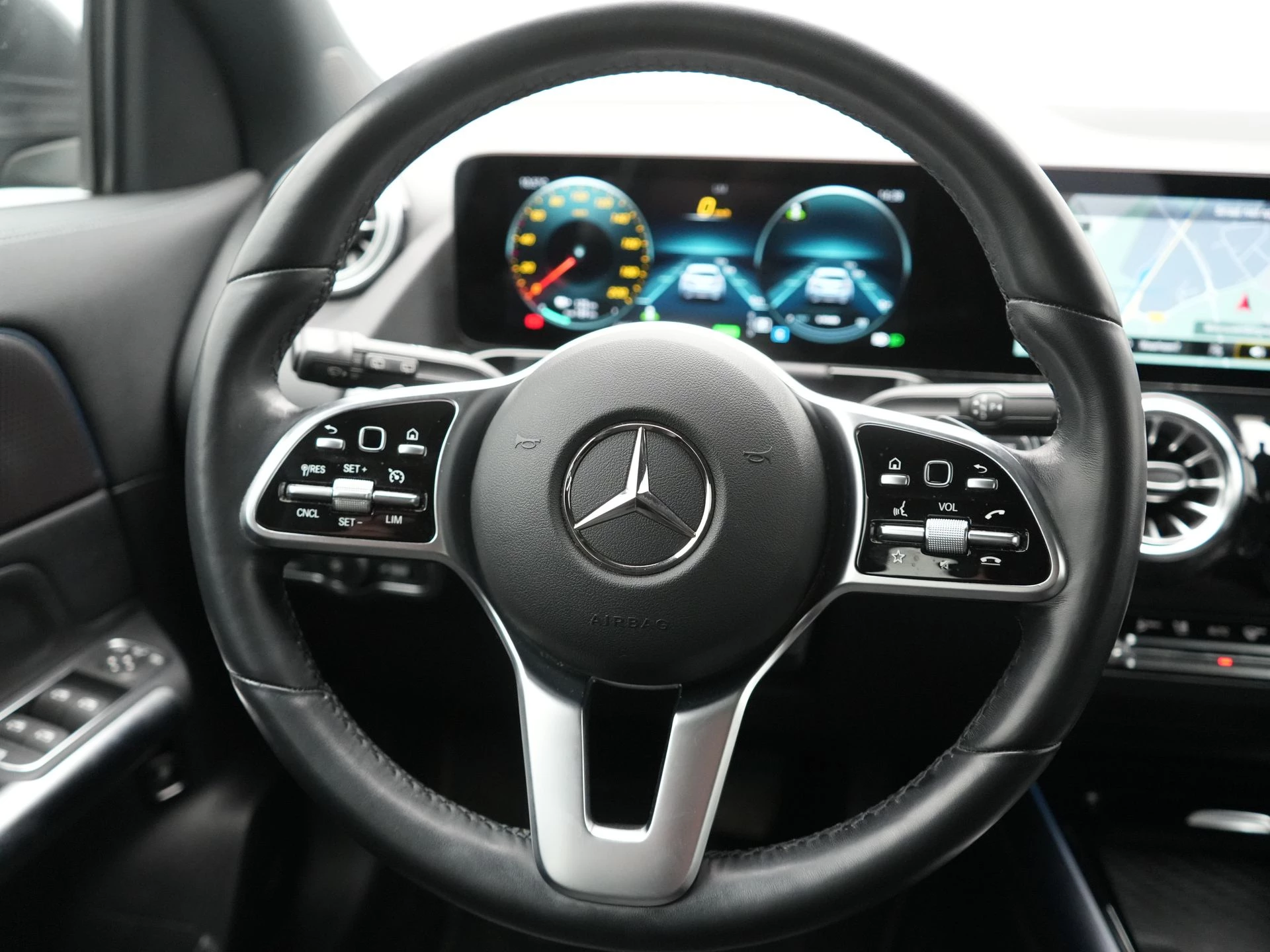 Hoofdafbeelding Mercedes-Benz EQA