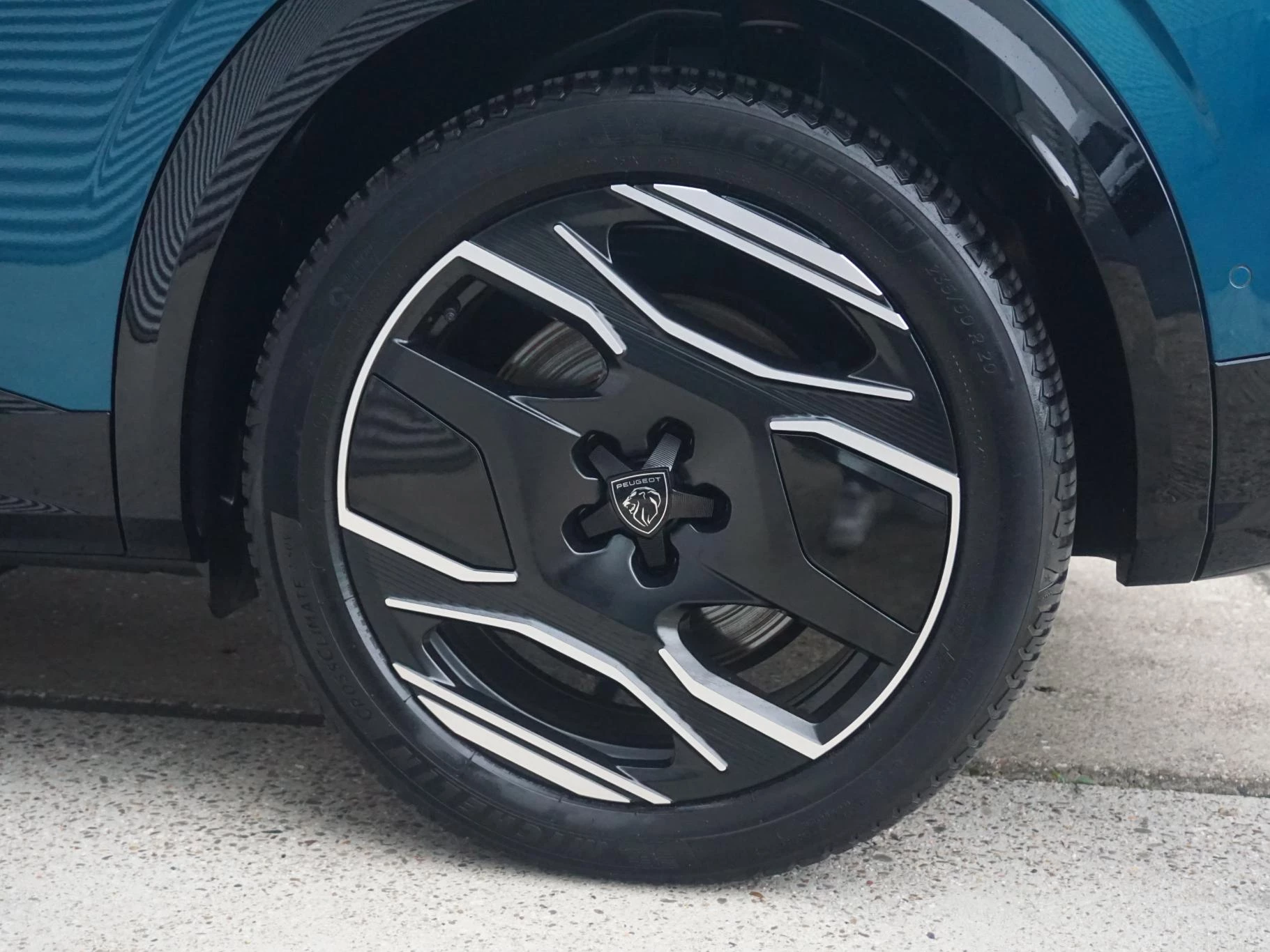 Hoofdafbeelding Peugeot e-3008