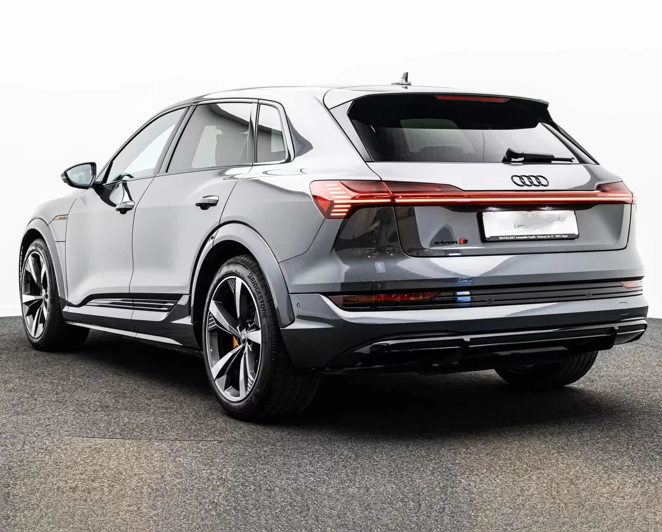 Hoofdafbeelding Audi e-tron