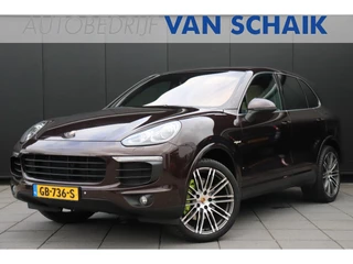 Hoofdafbeelding Porsche Cayenne Porsche Cayenne 3.0 S E-Hybrid AUT | LEER | NAVI | PANO | LUCHTVERING