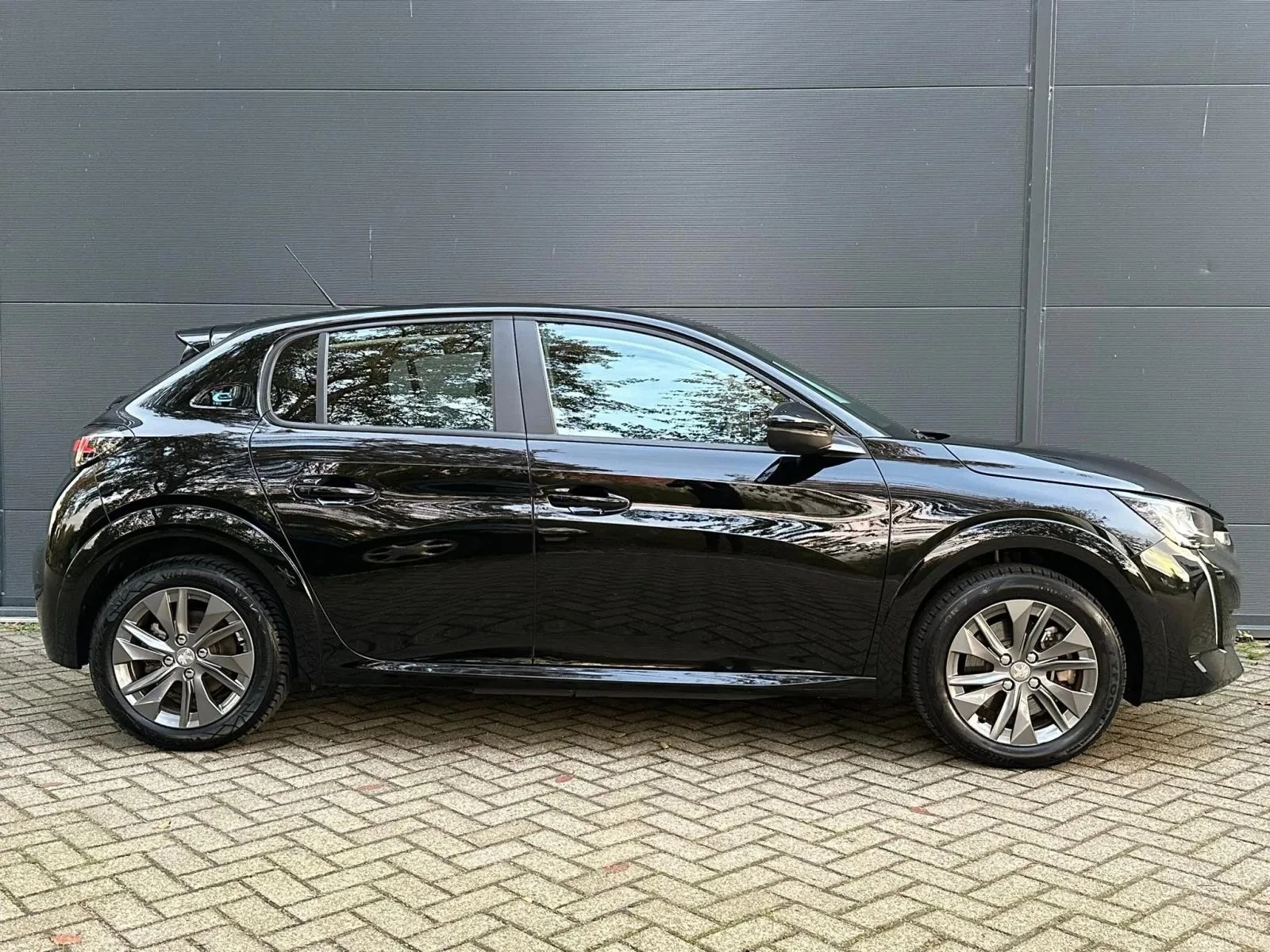 Hoofdafbeelding Peugeot e-208