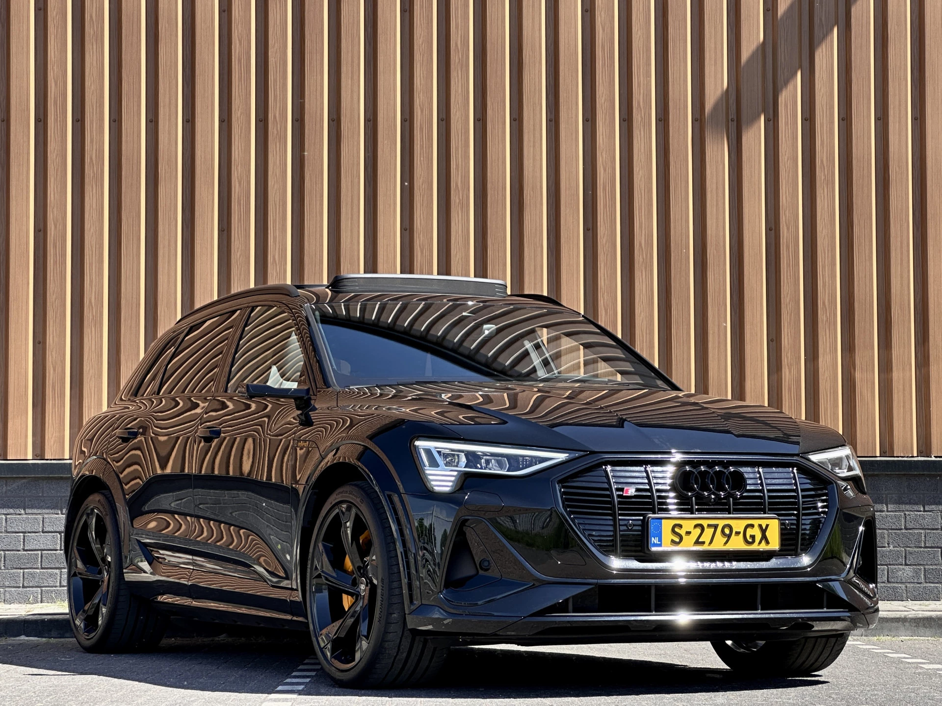 Hoofdafbeelding Audi e-tron