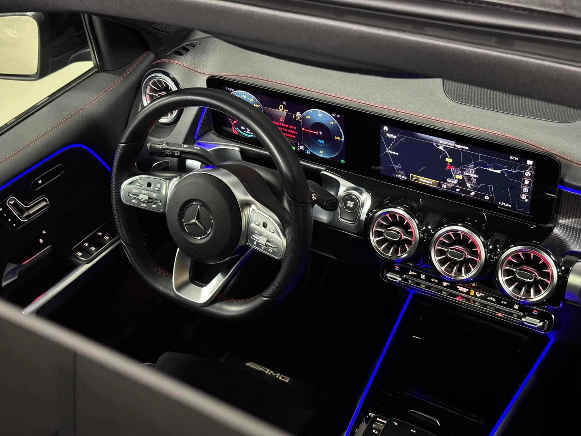 Hoofdafbeelding Mercedes-Benz EQB