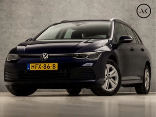 Volkswagen Golf Variant 1.0 TSI Luxury Sport (APPLE CARPLAY, GROOT NAVI, SFEERVERLICHTING, STUUR/STOELVERWARMING, SPORTSTOELEN, KEYLESS, PARKEERSENSOREN, NIEUWSTAAT)