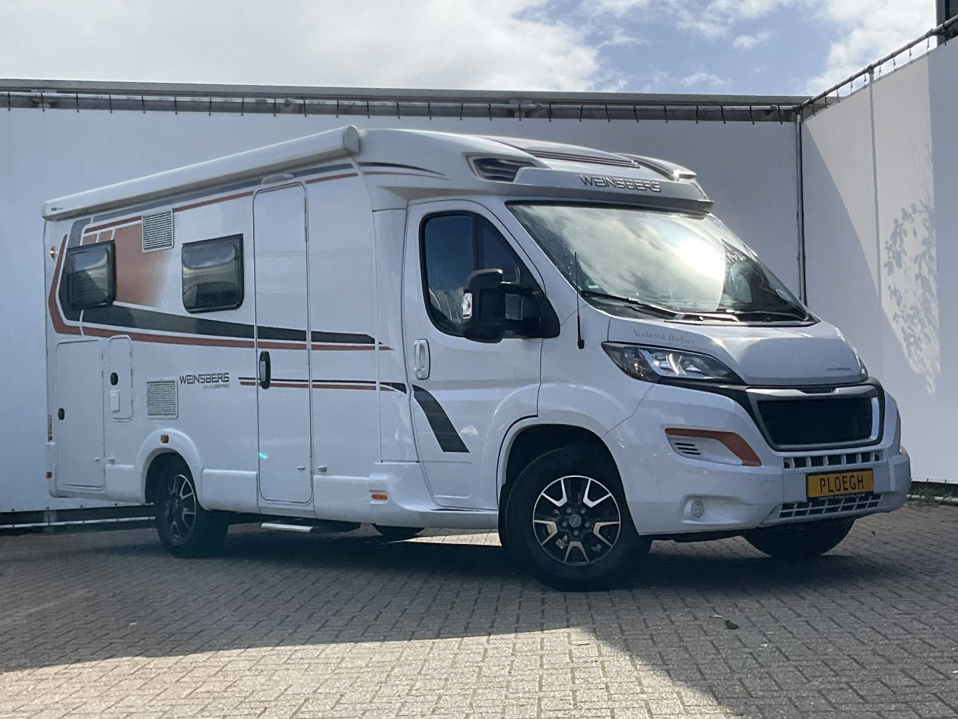 Hoofdafbeelding Weinsberg R57