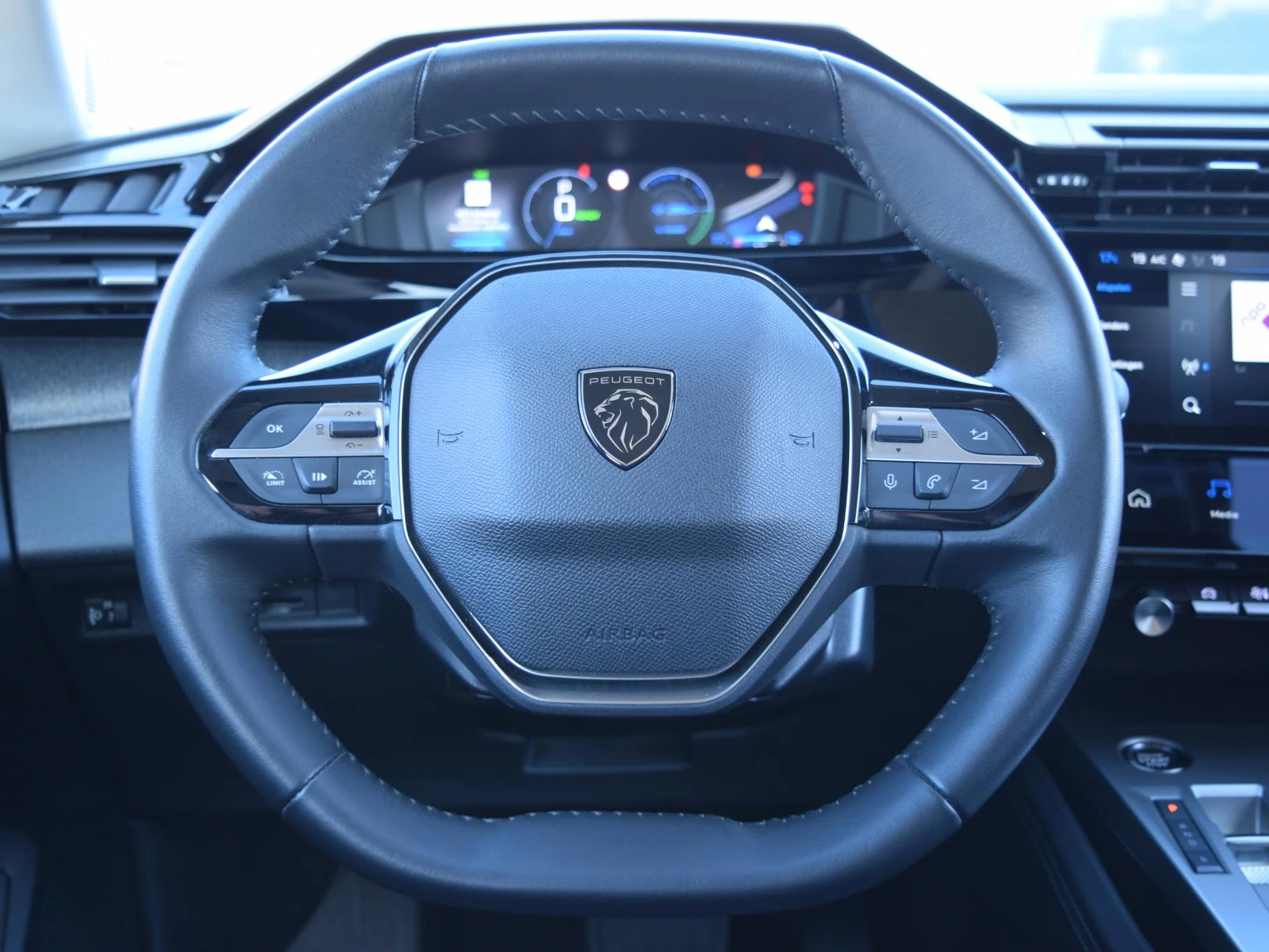 Hoofdafbeelding Peugeot e-308