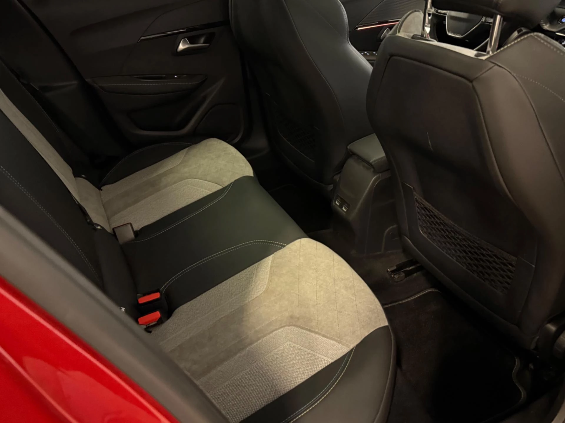 Hoofdafbeelding Peugeot e-208