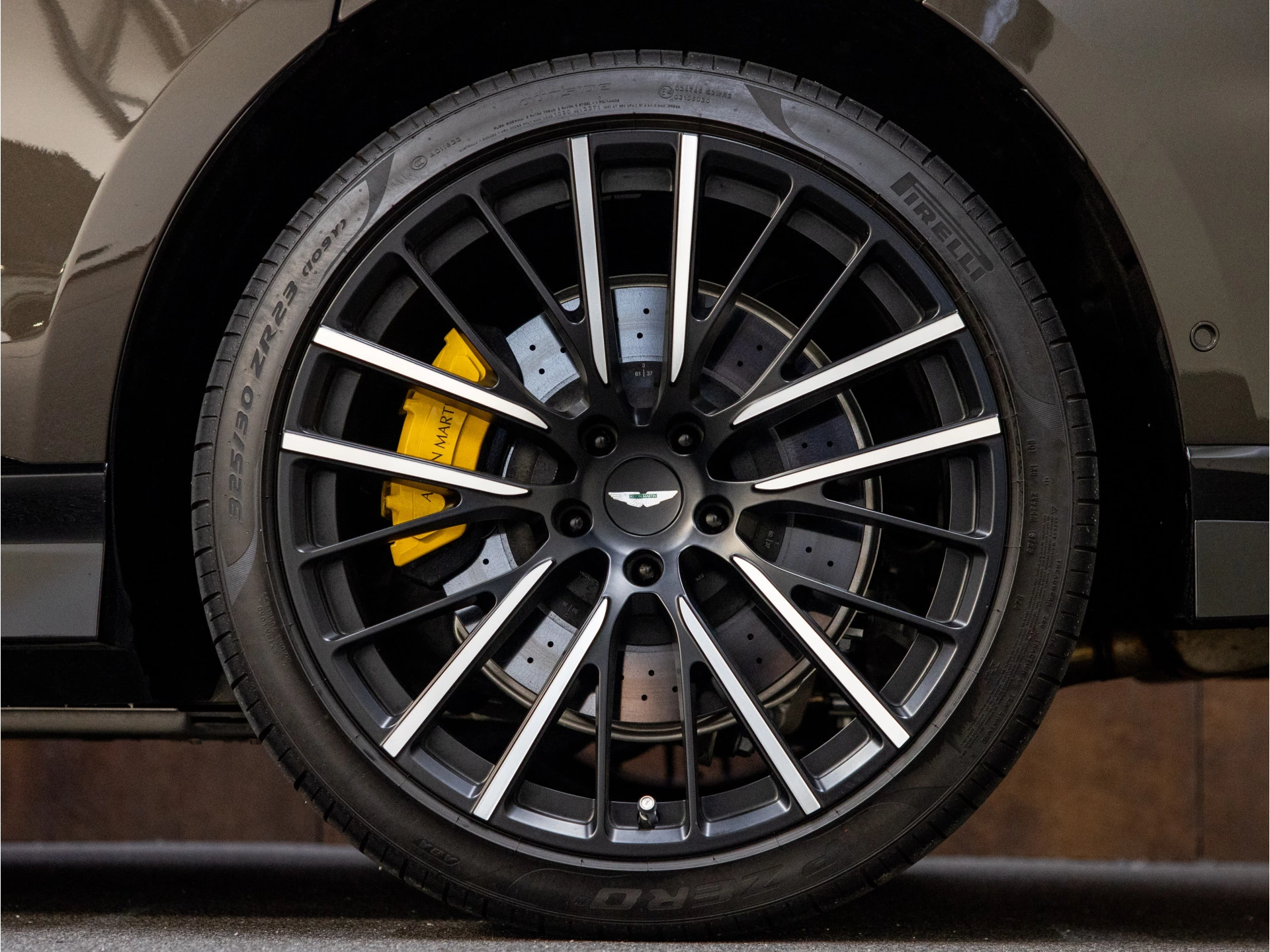 Hoofdafbeelding Aston Martin DBX