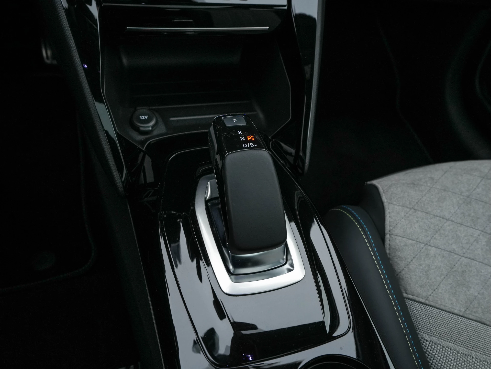 Hoofdafbeelding Peugeot e-208