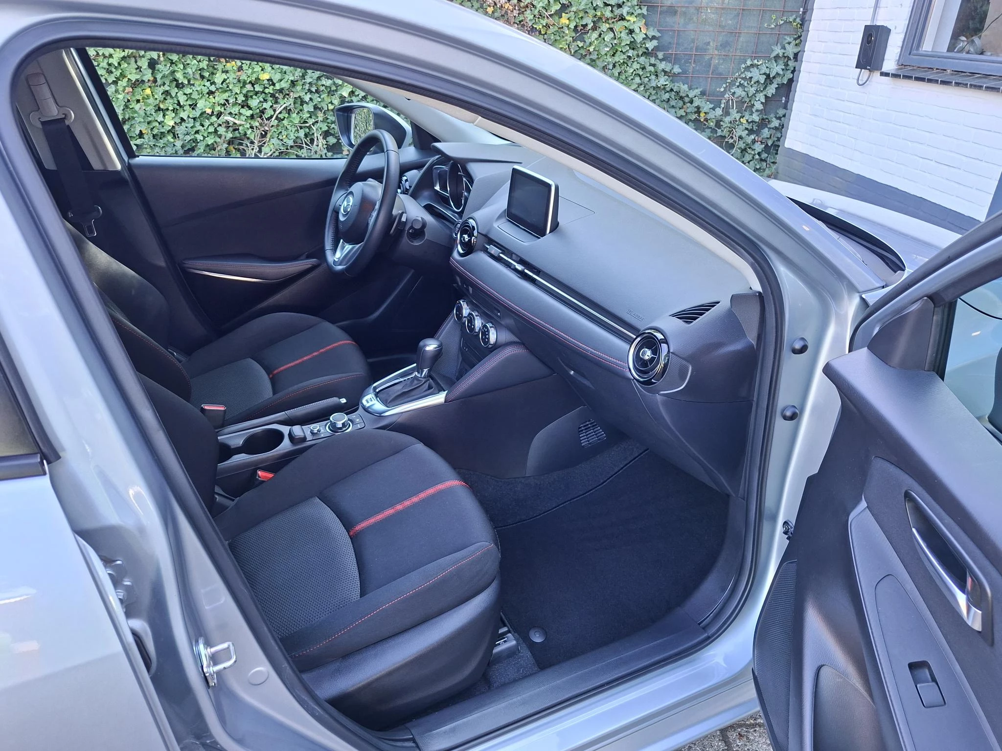 Hoofdafbeelding Mazda 2