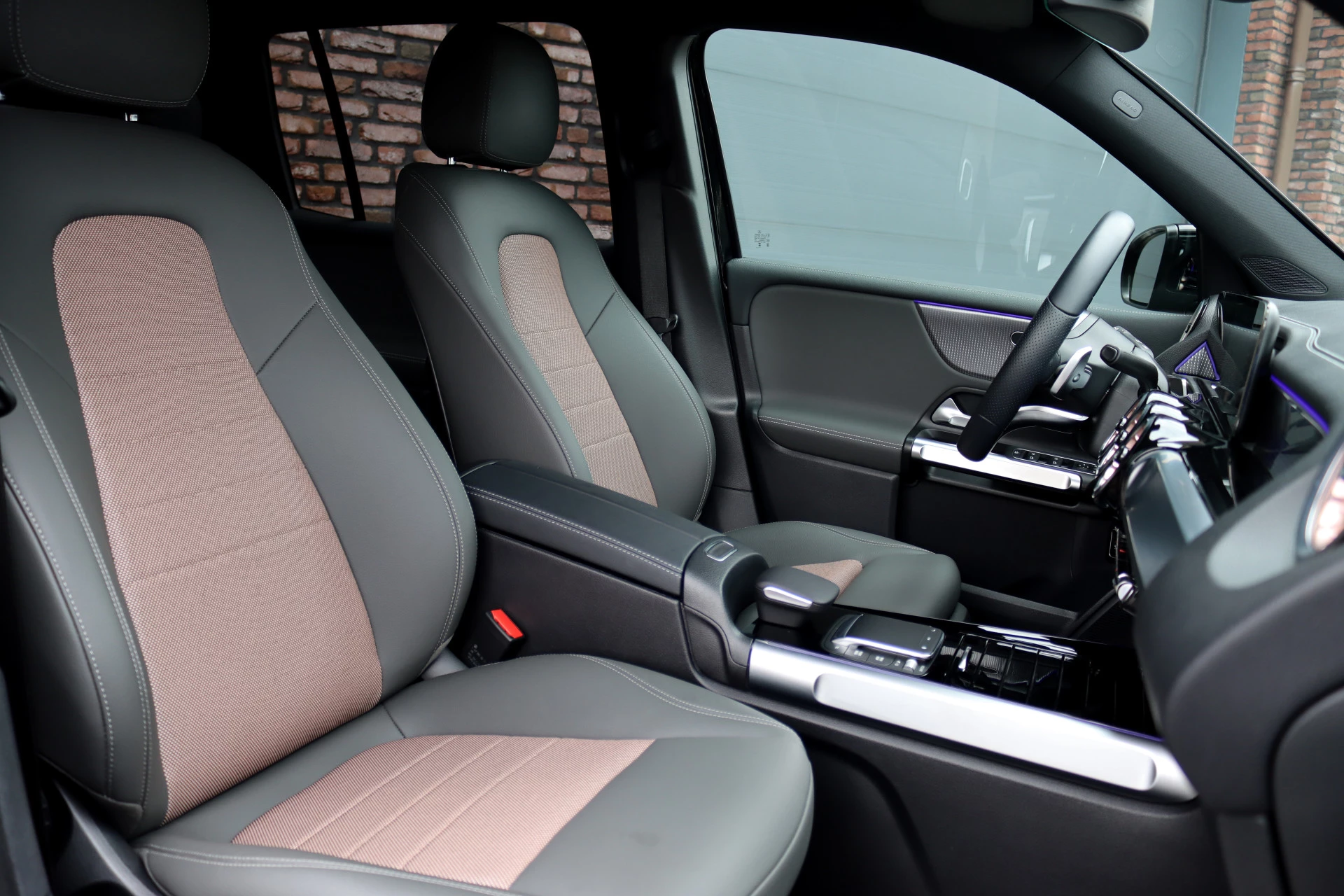 Hoofdafbeelding Mercedes-Benz EQB