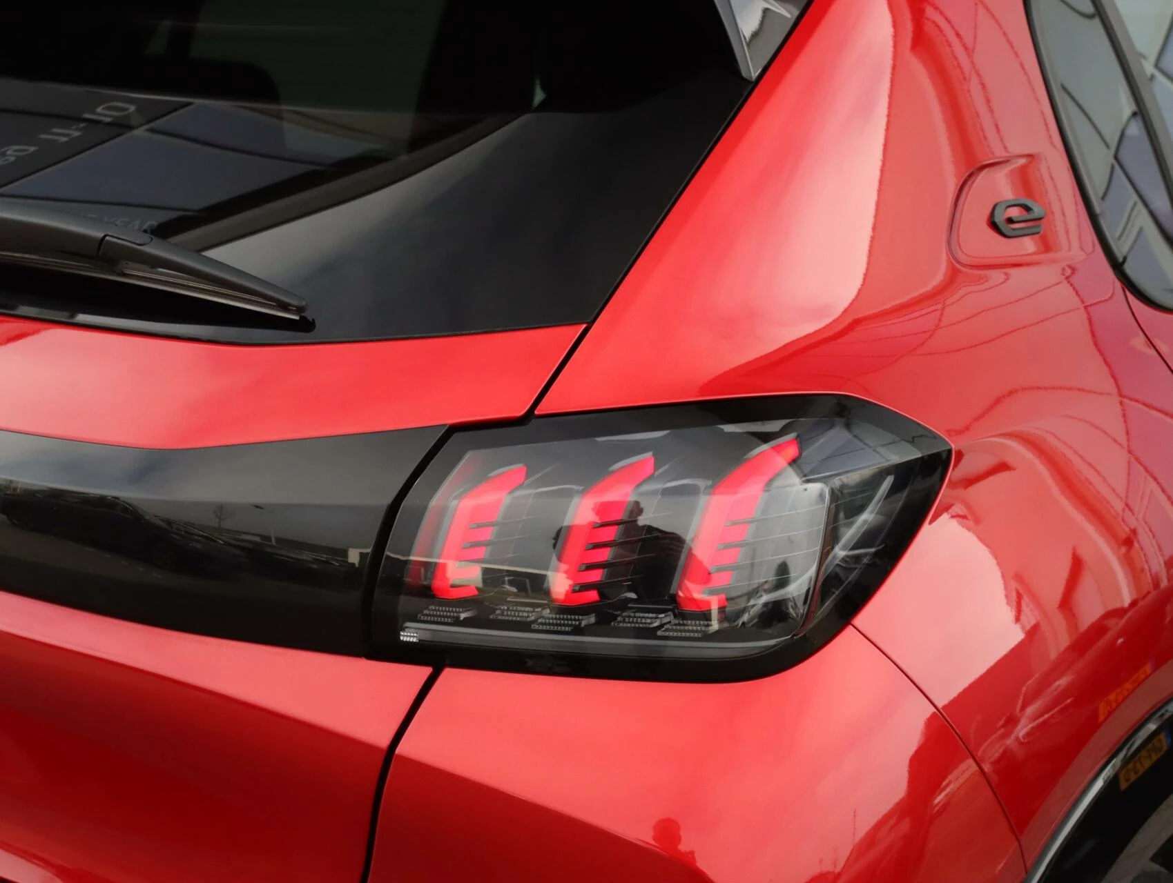 Hoofdafbeelding Peugeot e-208
