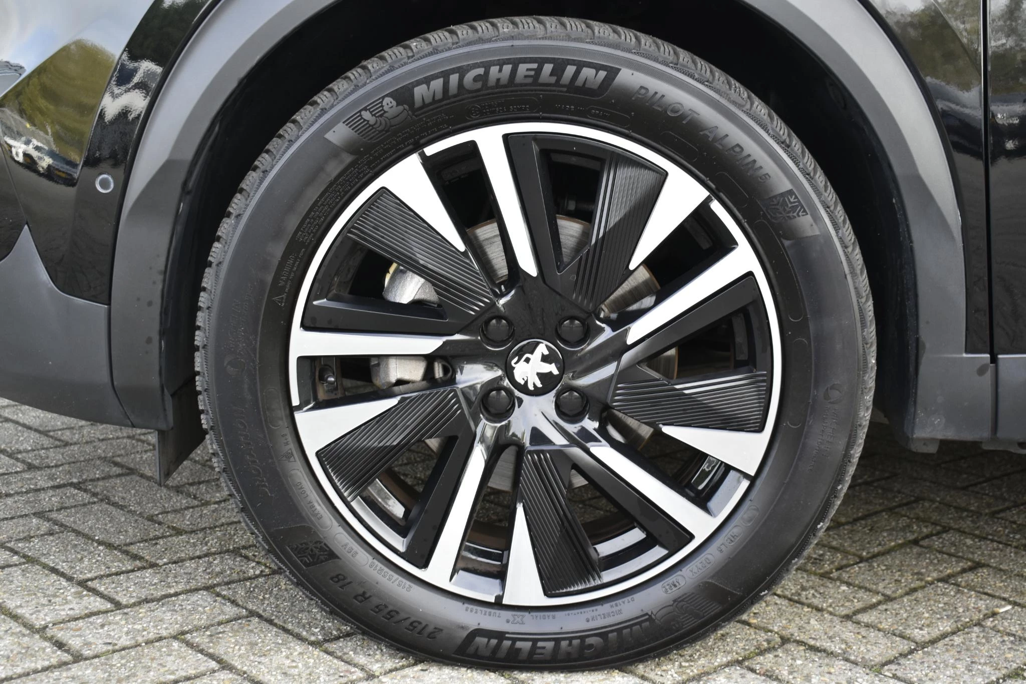 Hoofdafbeelding Peugeot e-2008