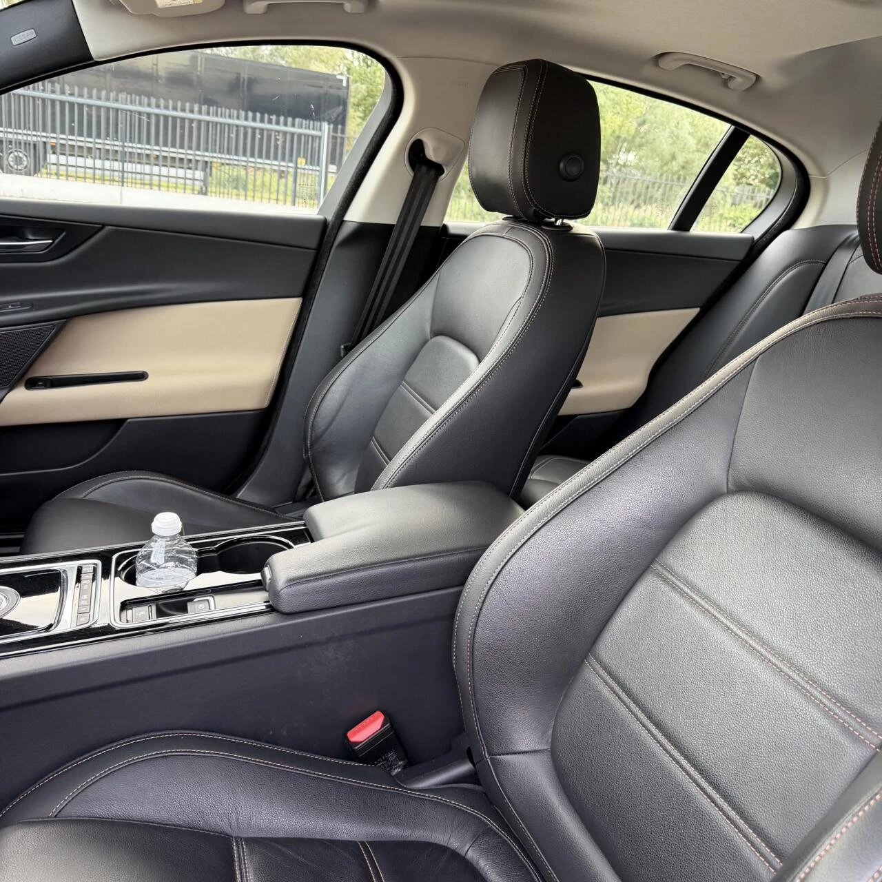 Hoofdafbeelding Jaguar XE
