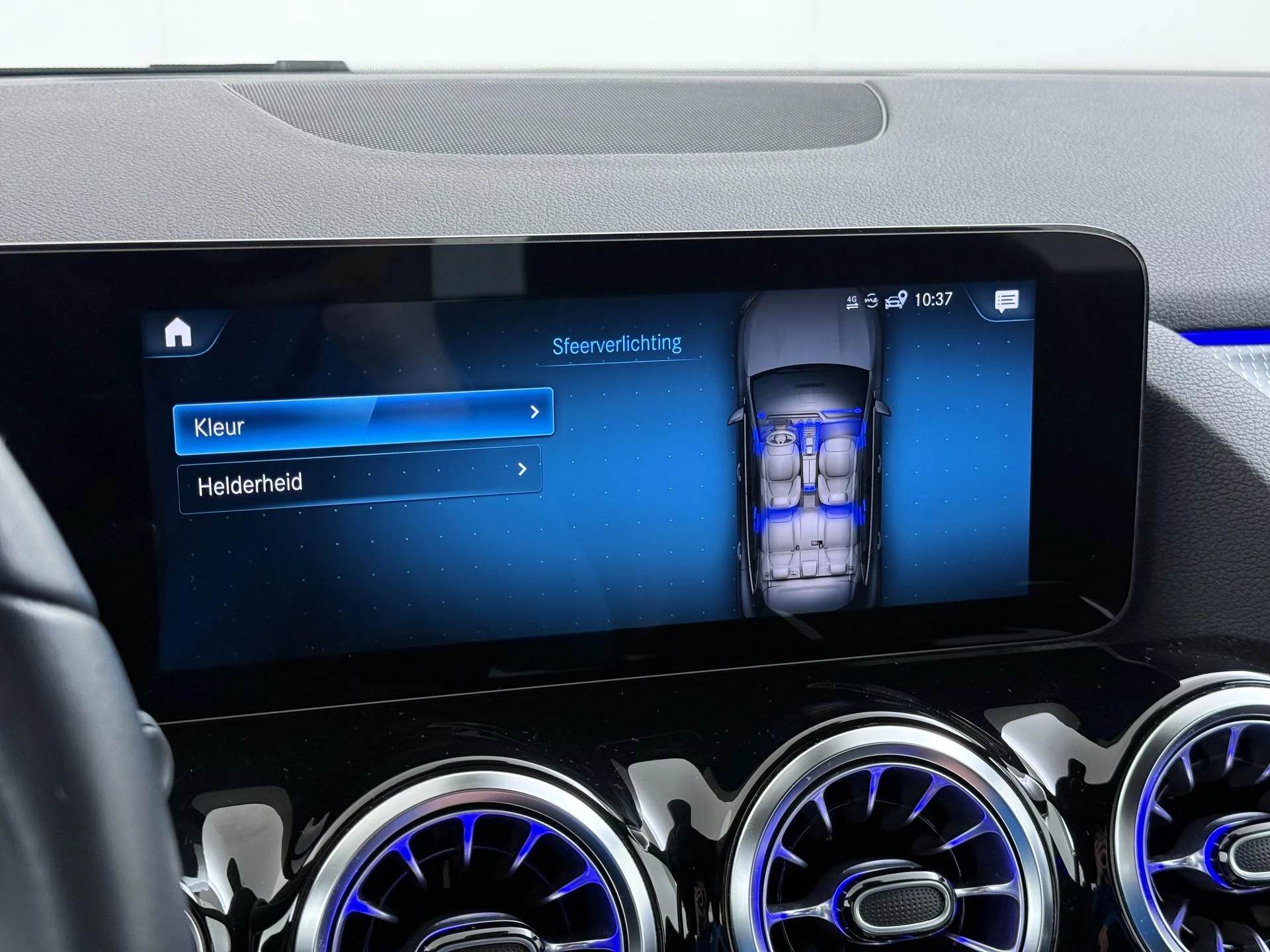 Hoofdafbeelding Mercedes-Benz EQA