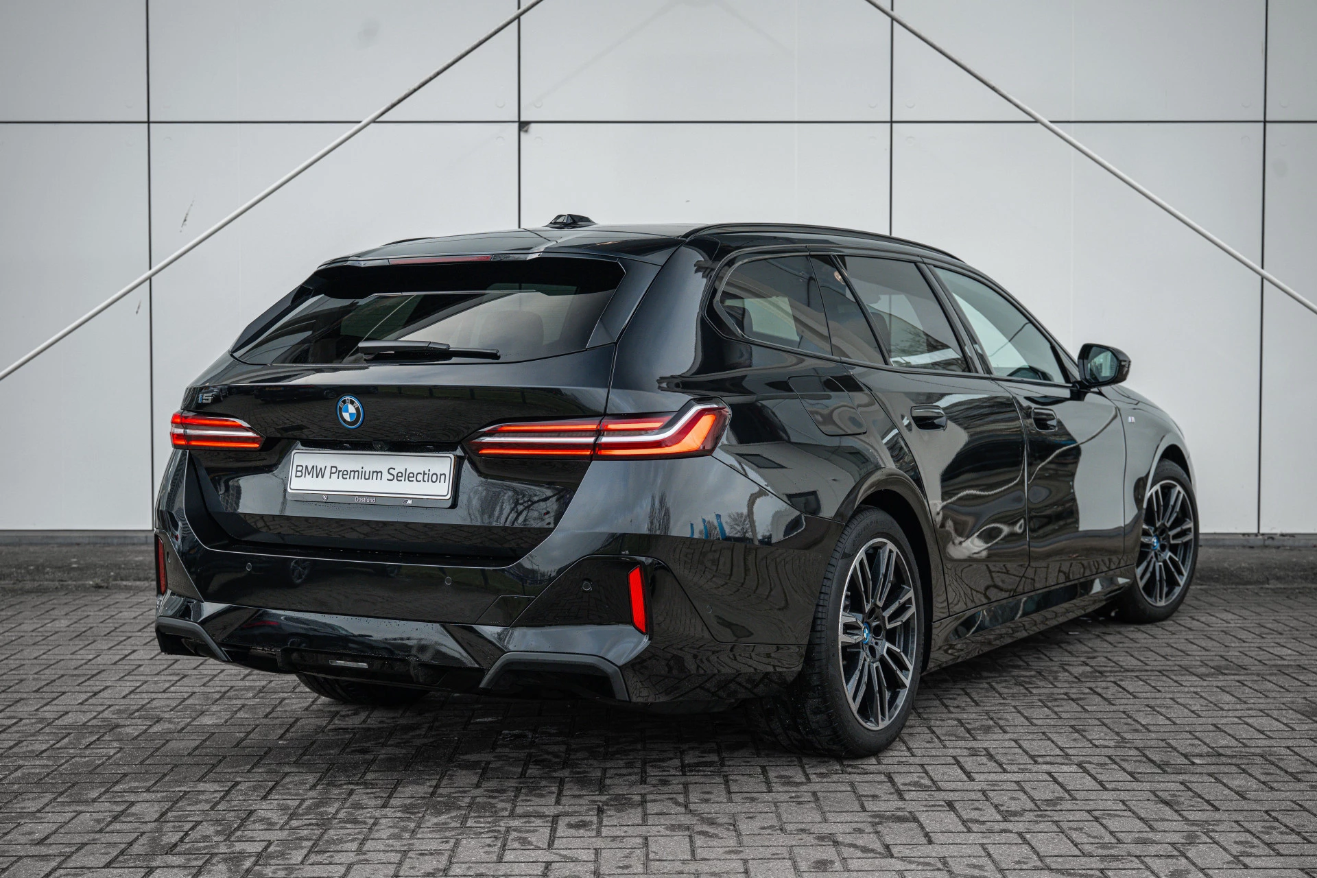 Hoofdafbeelding BMW i5
