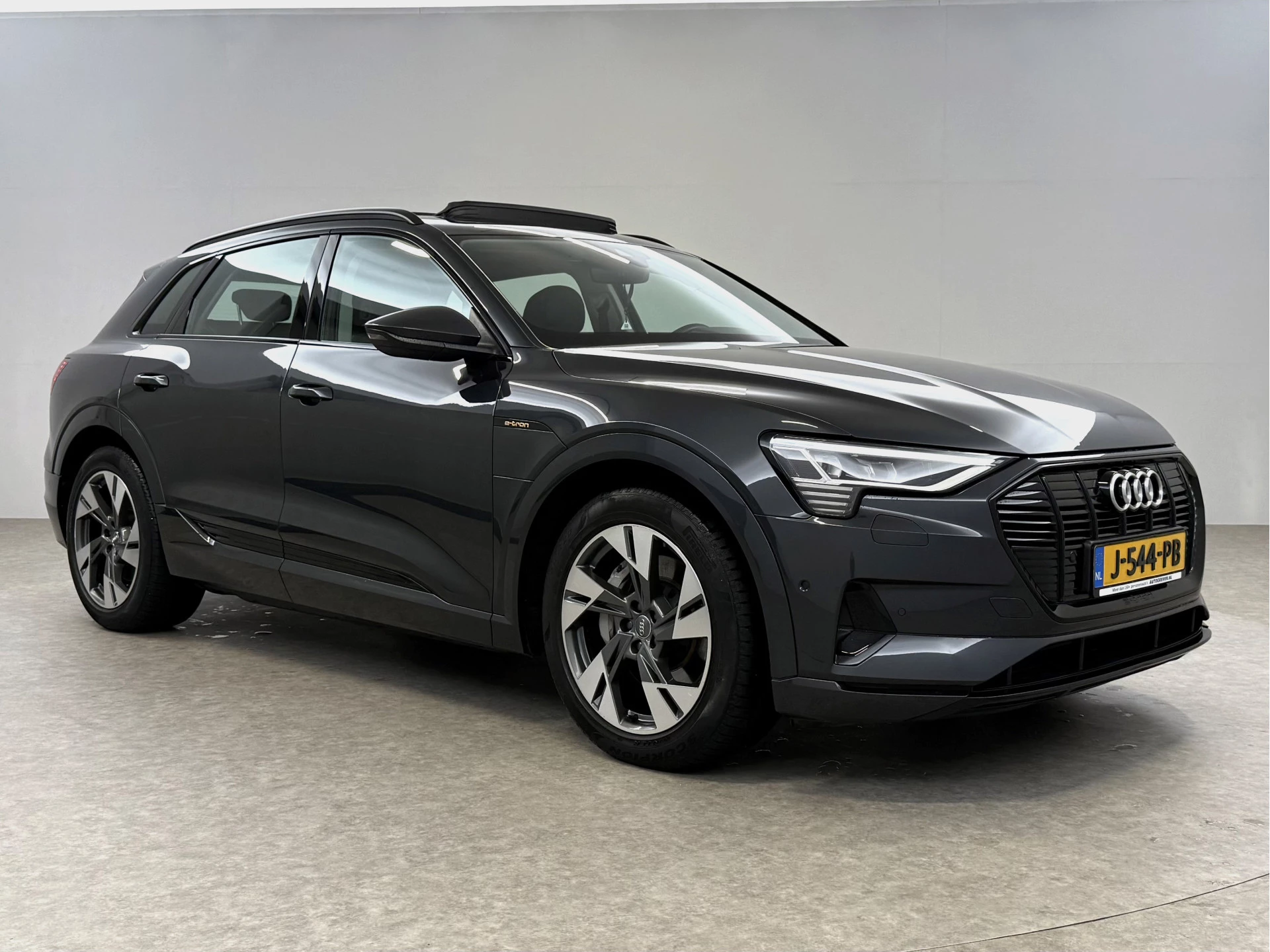 Hoofdafbeelding Audi e-tron