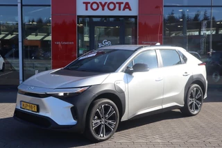 Hoofdafbeelding Toyota bZ4X Toyota bZ4X 71KWH NIEUW VOORRAAD WARMTEPOMP 3-FASE 150 kW-LADEN 20" LM-VELGEN CAMERA KEYLESS CLOUD NAVI AD-CRUISE CLIMA APPLE/ANDROID
