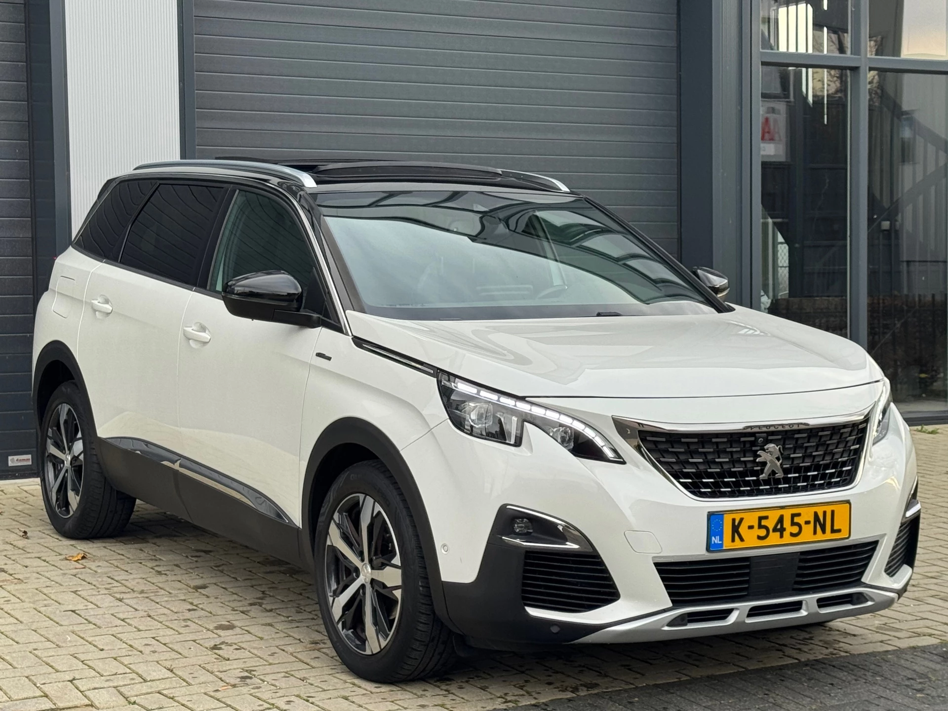 Hoofdafbeelding Peugeot 5008