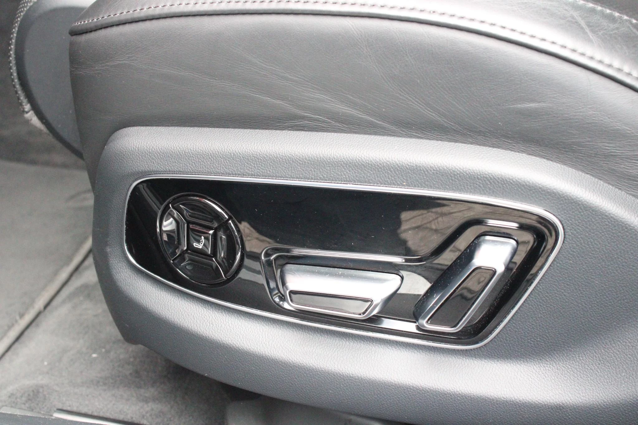 Hoofdafbeelding Audi A8