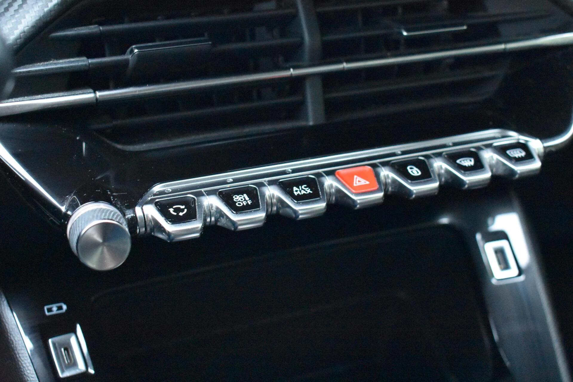 Hoofdafbeelding Peugeot e-2008