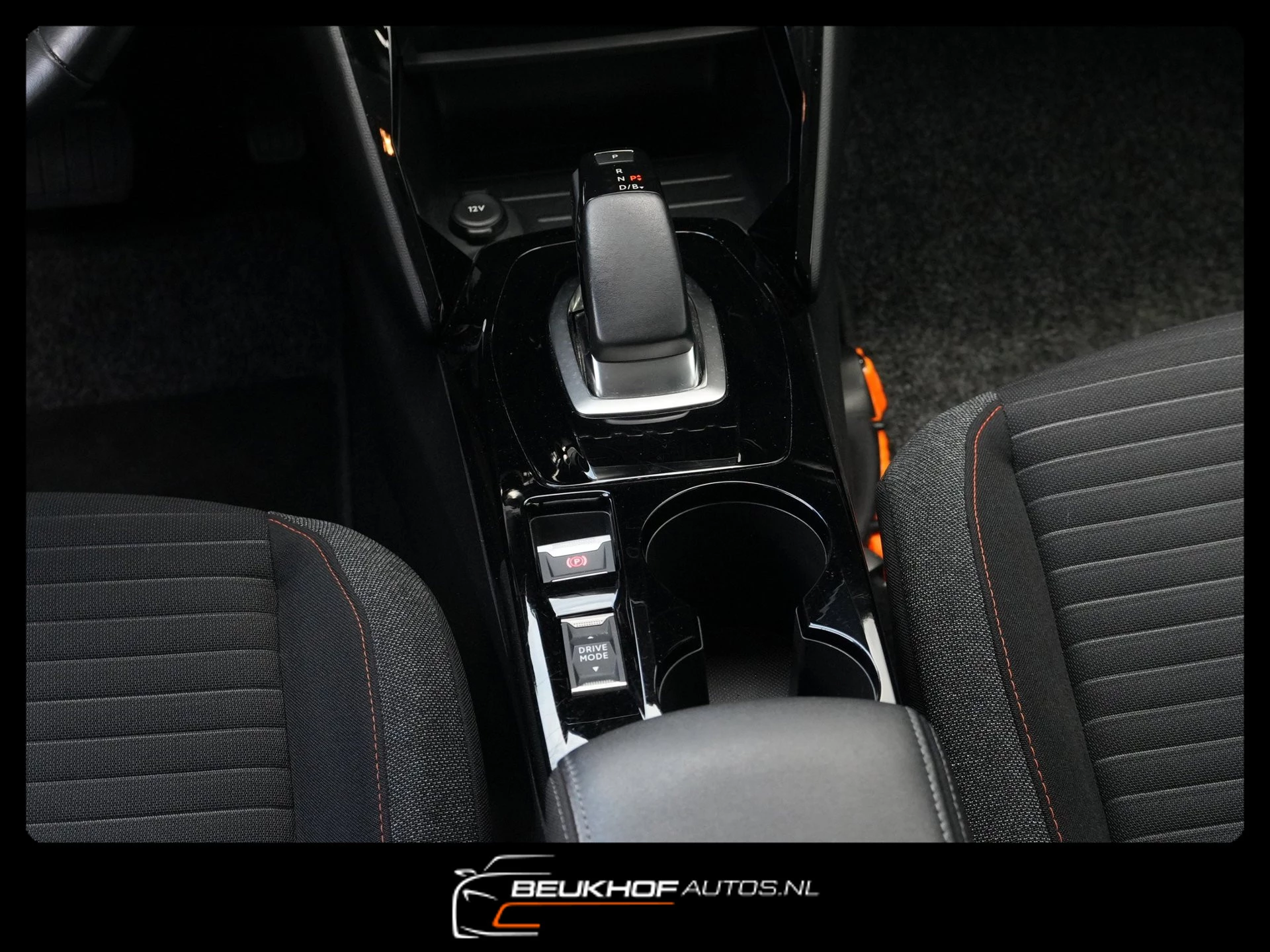 Hoofdafbeelding Peugeot e-208