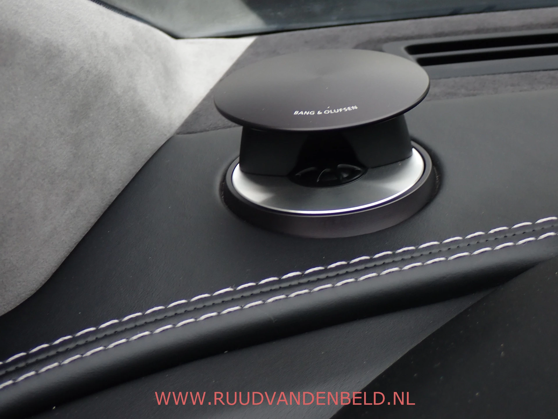 Hoofdafbeelding Aston Martin V12 Vanquish