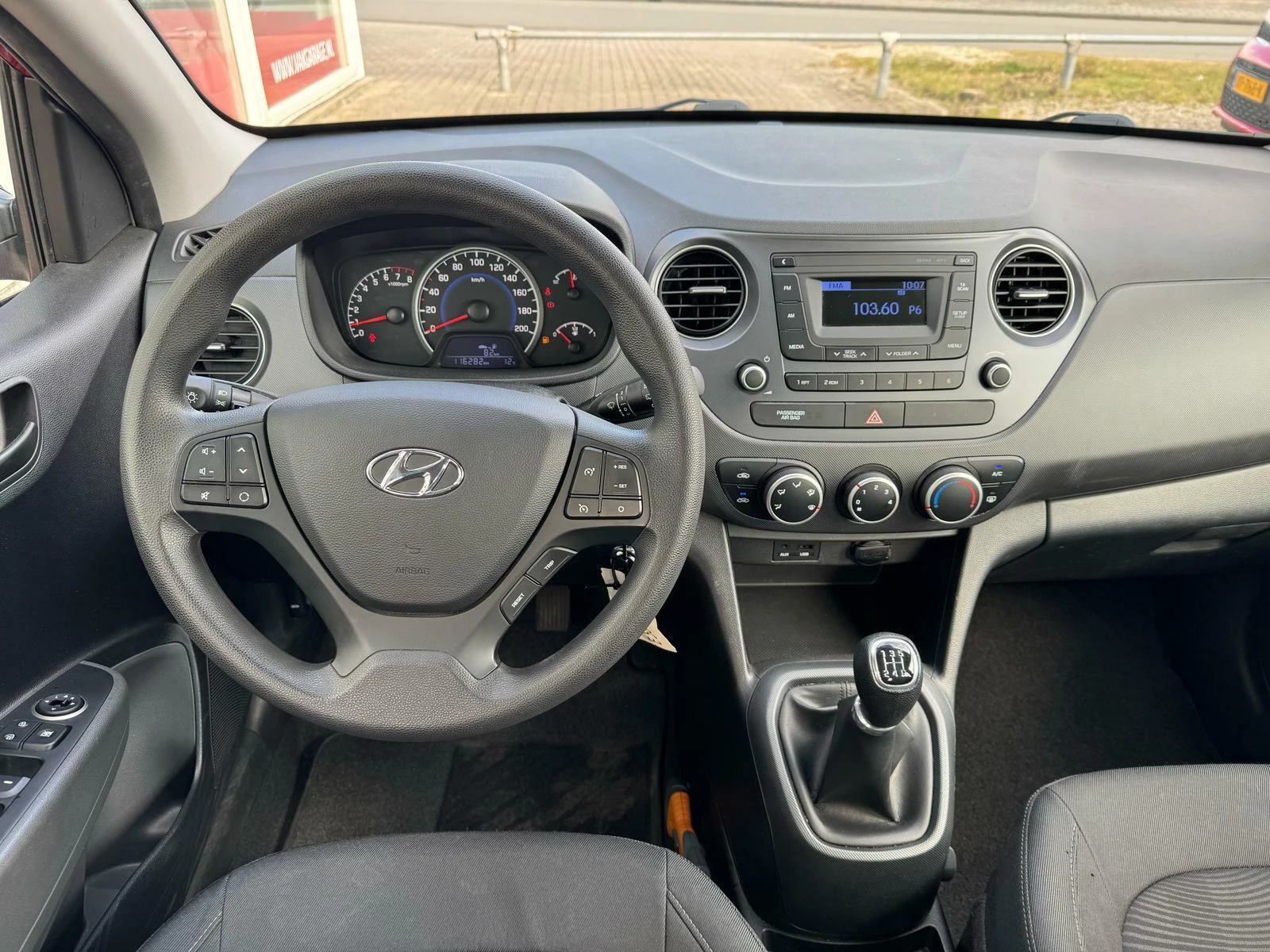 Hoofdafbeelding Hyundai i10