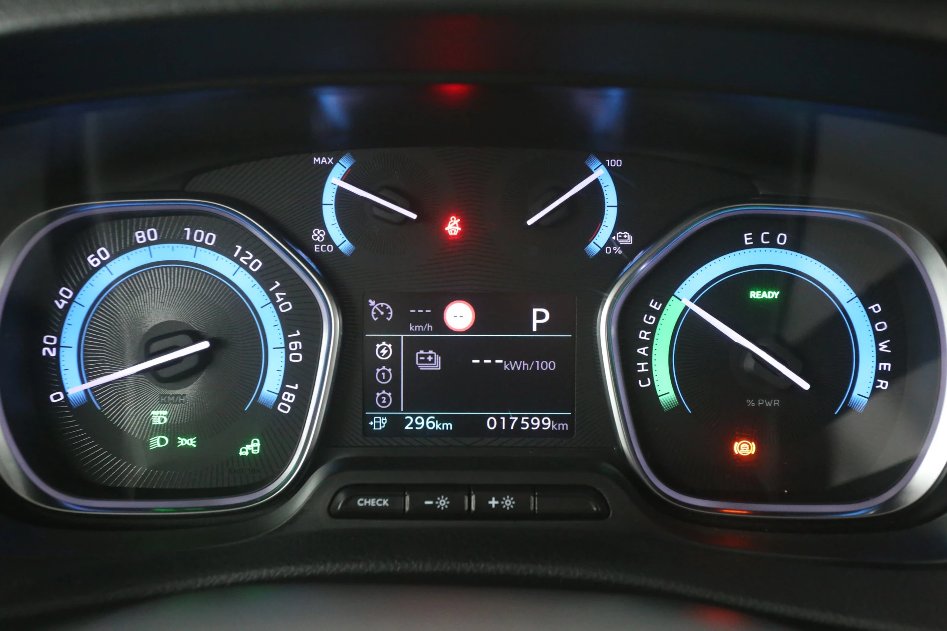 Hoofdafbeelding Peugeot e-Traveller
