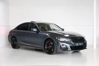 BMW 3 Serie 318i M-Sport Automaat NAP/Schuifdak/19inch/Cam/Sfeerverl