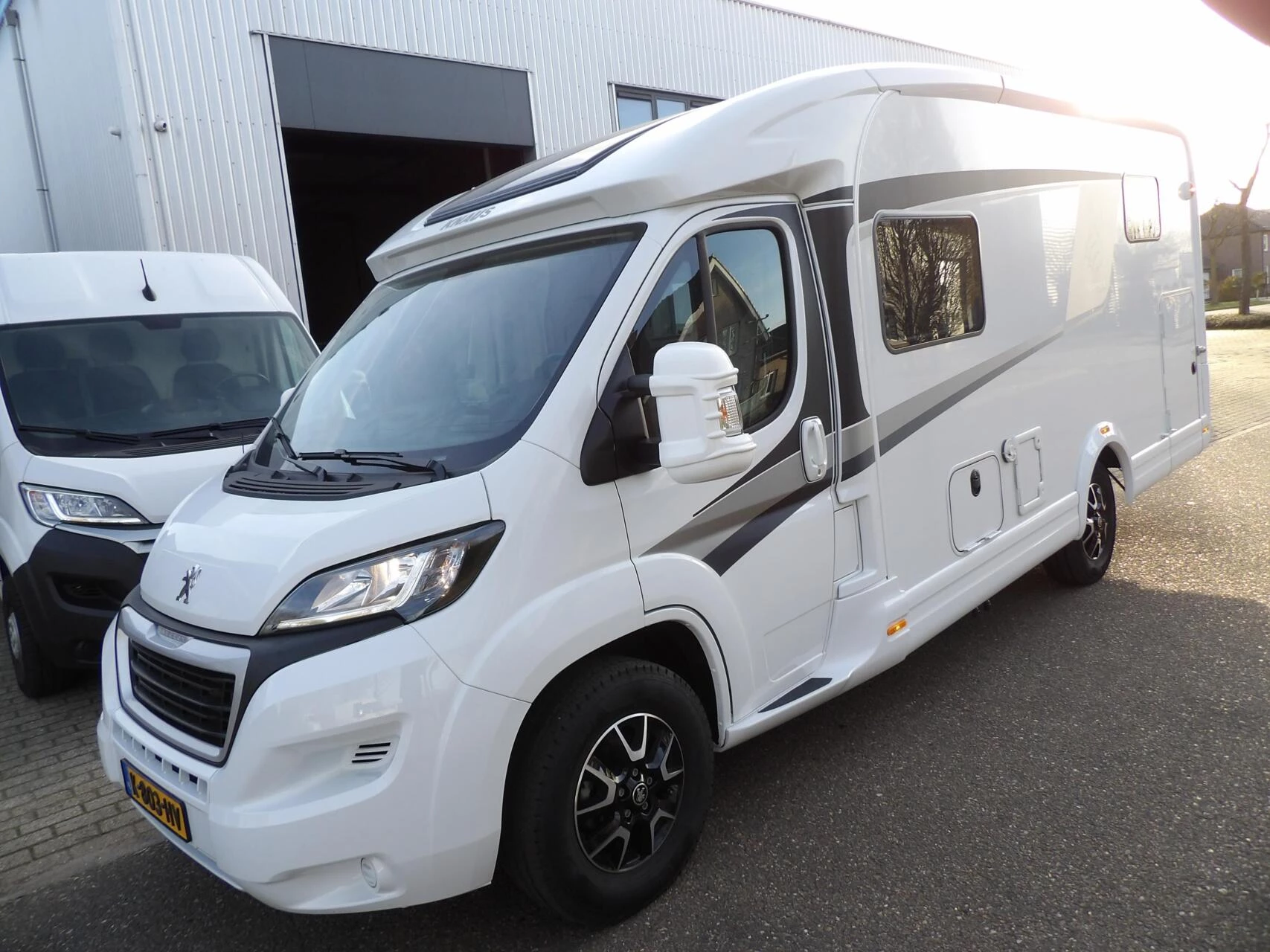 Hoofdafbeelding Knaus VAN Ti 650 MEG