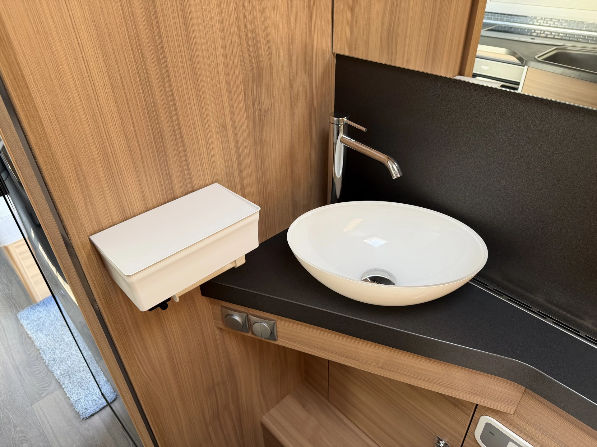 Hoofdafbeelding Adria MATRIX 600 DT