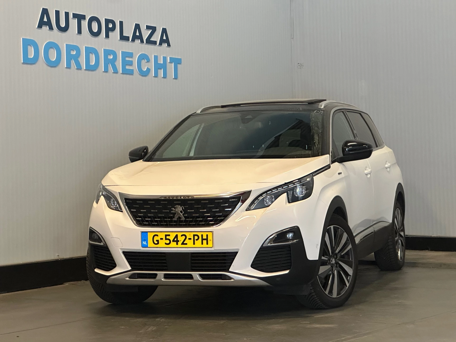 Hoofdafbeelding Peugeot 5008