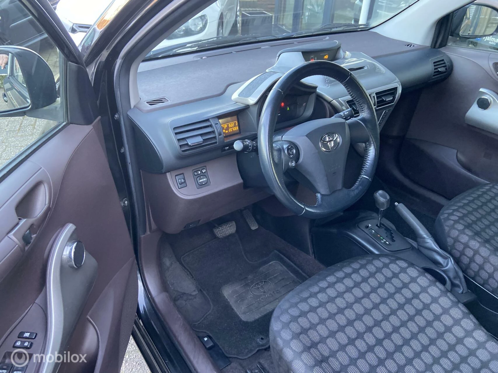 Hoofdafbeelding Toyota iQ