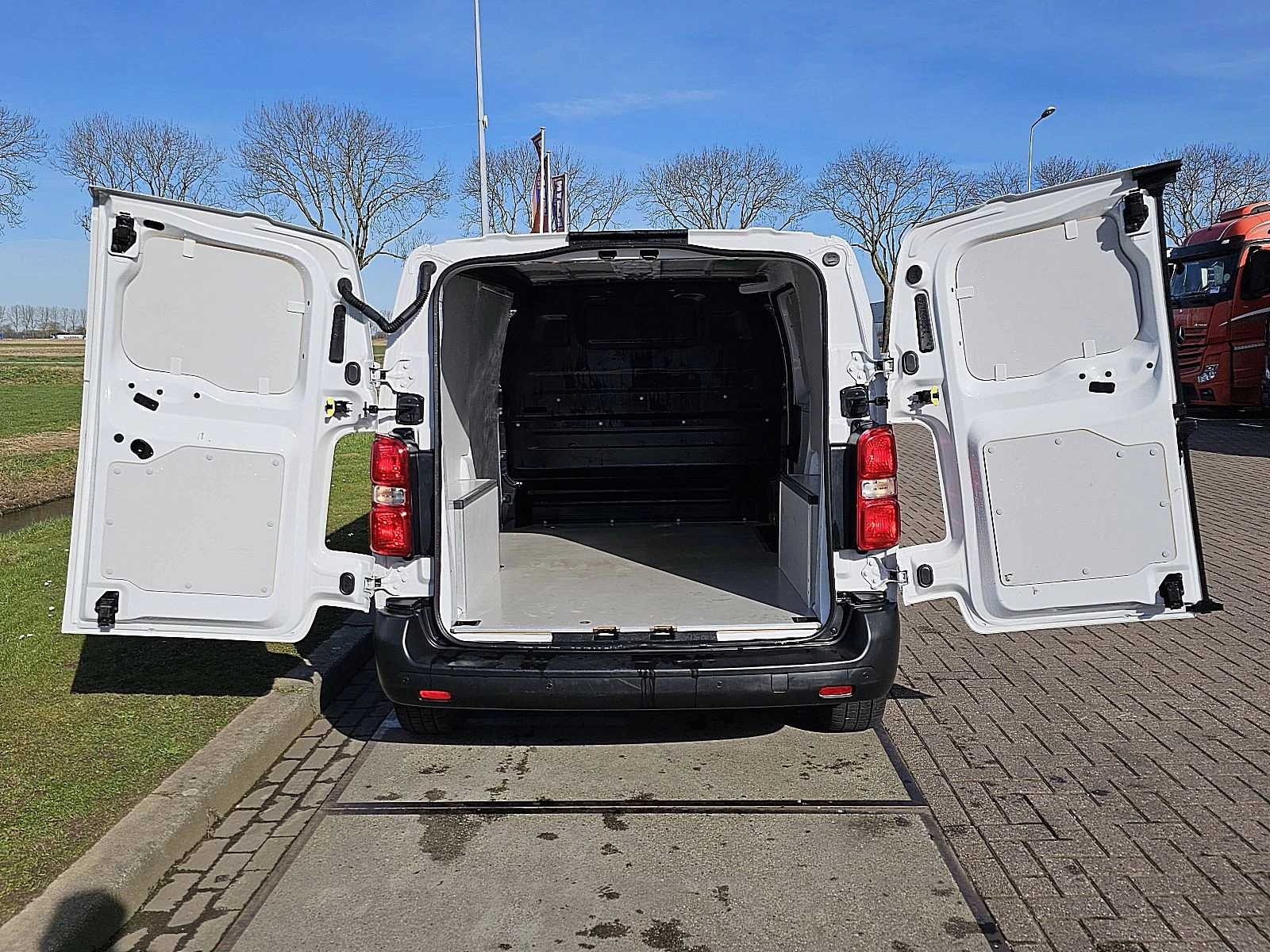 Hoofdafbeelding Opel Vivaro