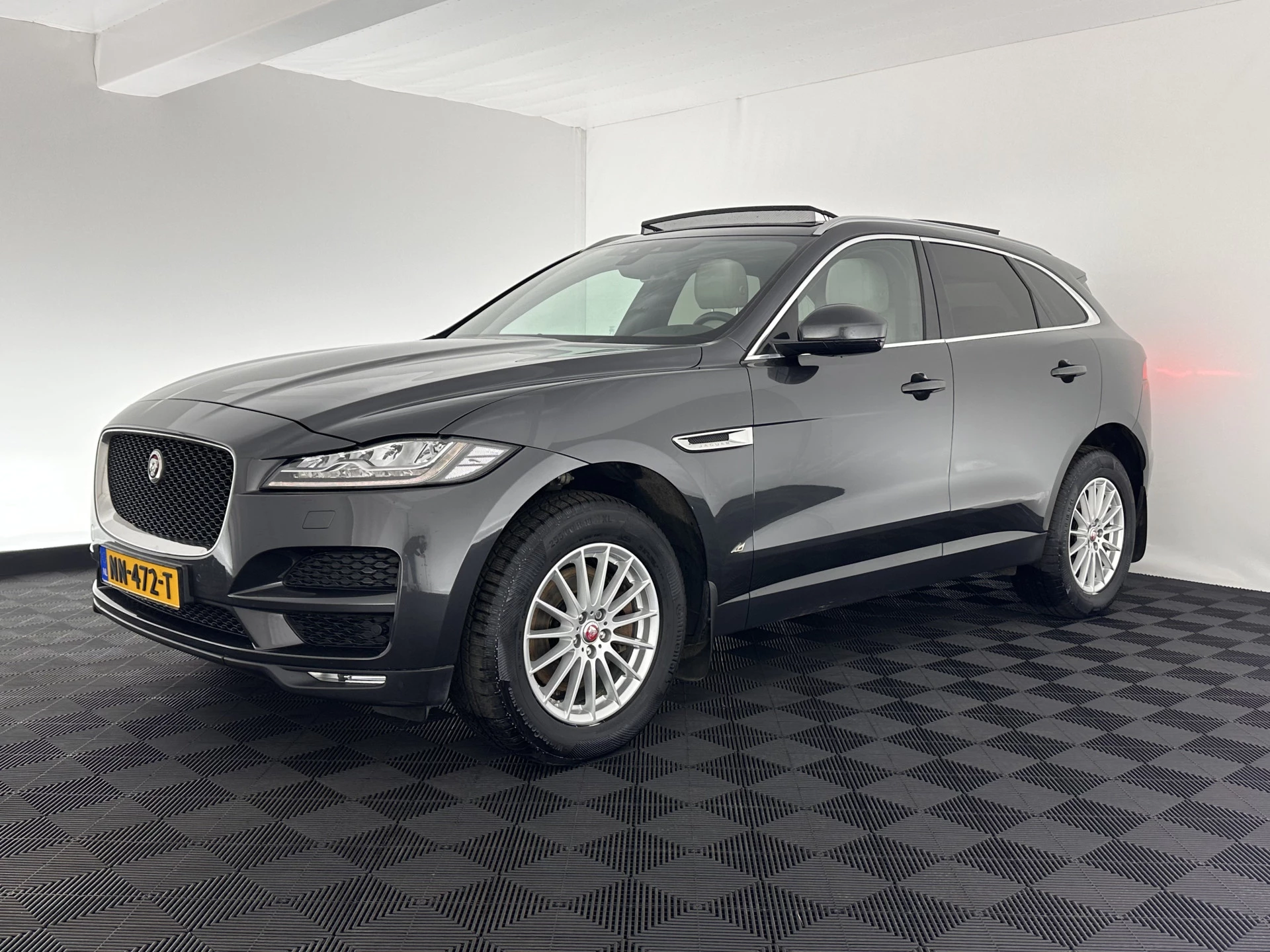 Hoofdafbeelding Jaguar F-PACE