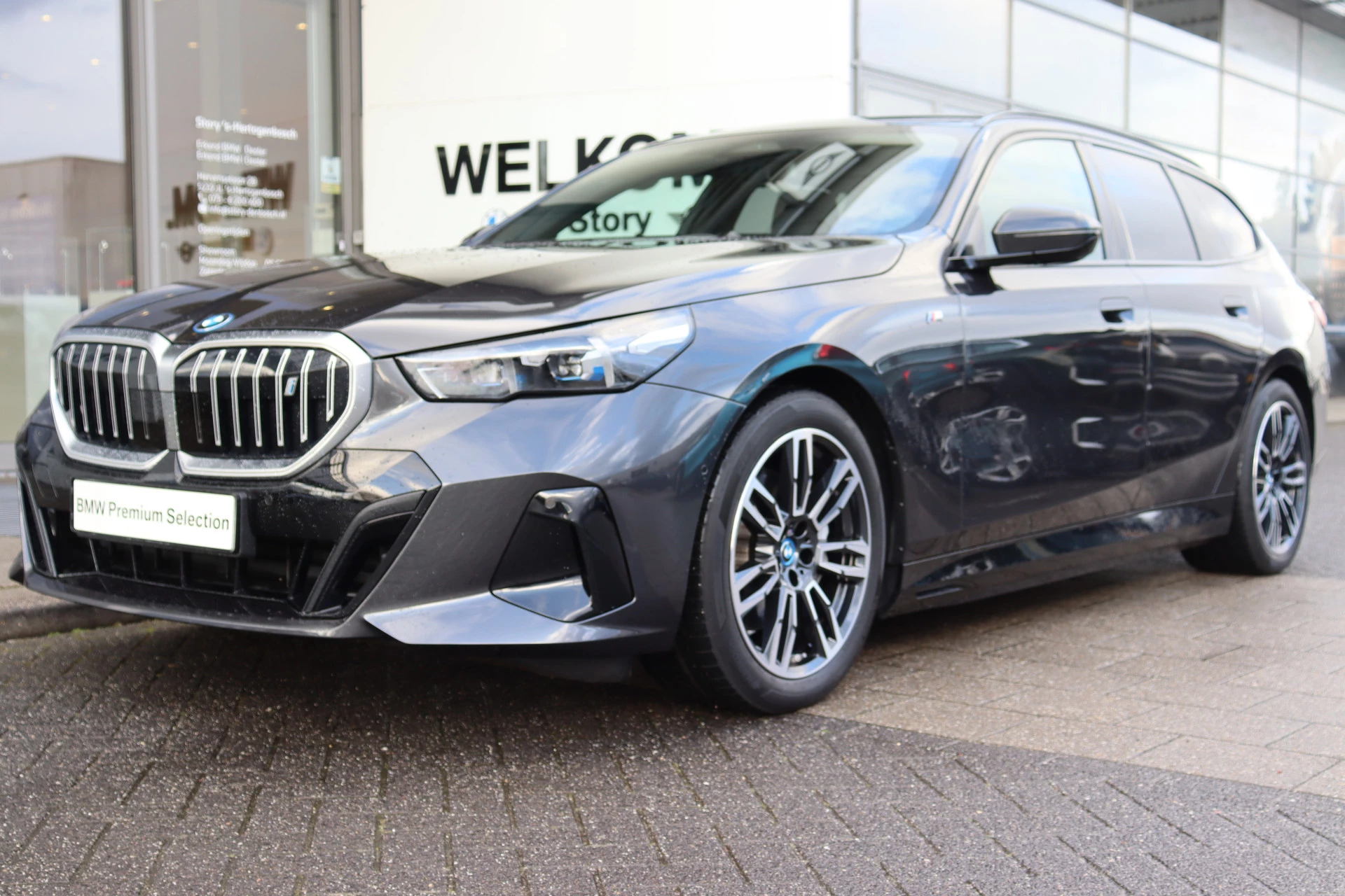 Hoofdafbeelding BMW i5