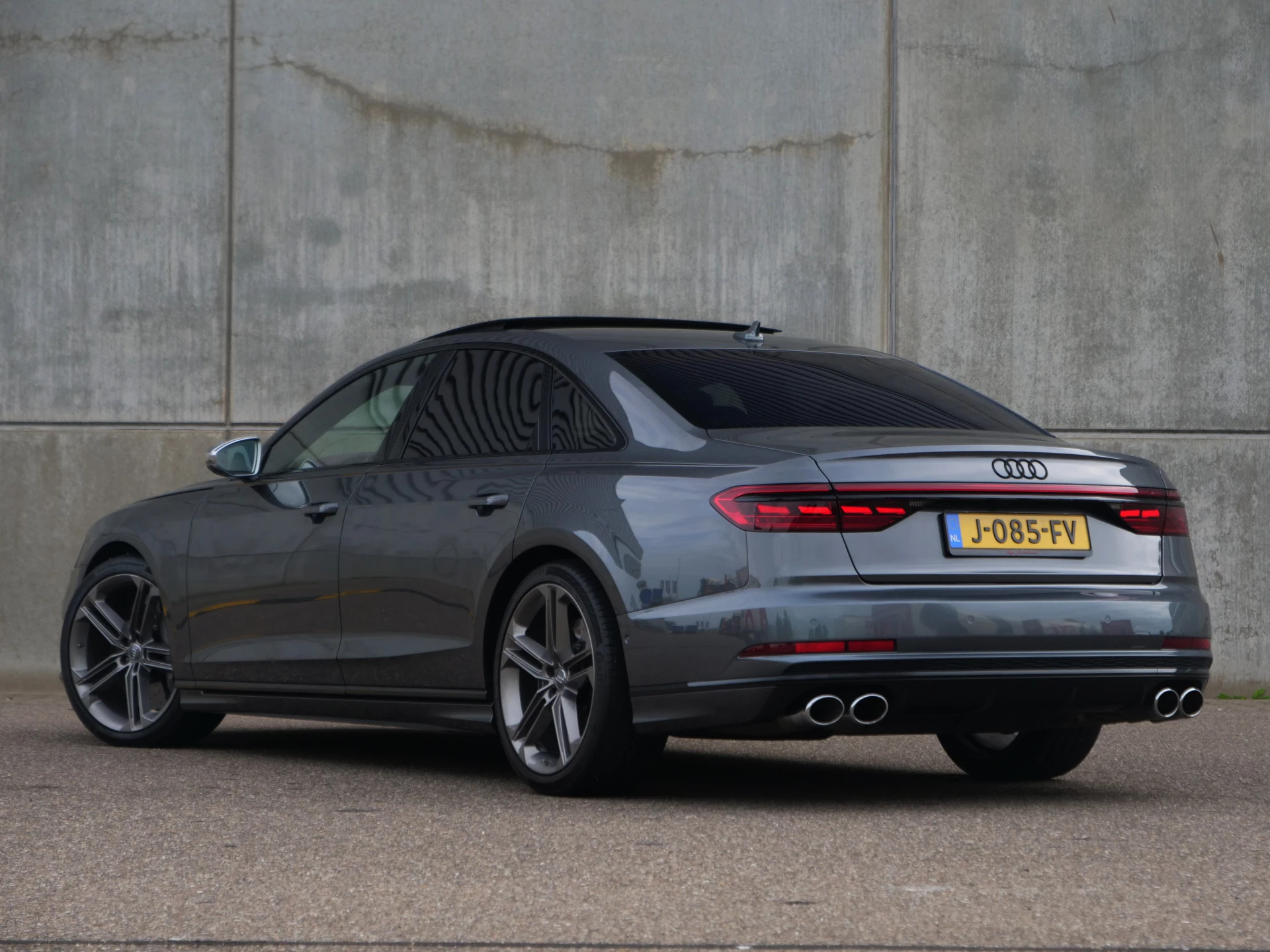 Hoofdafbeelding Audi S8