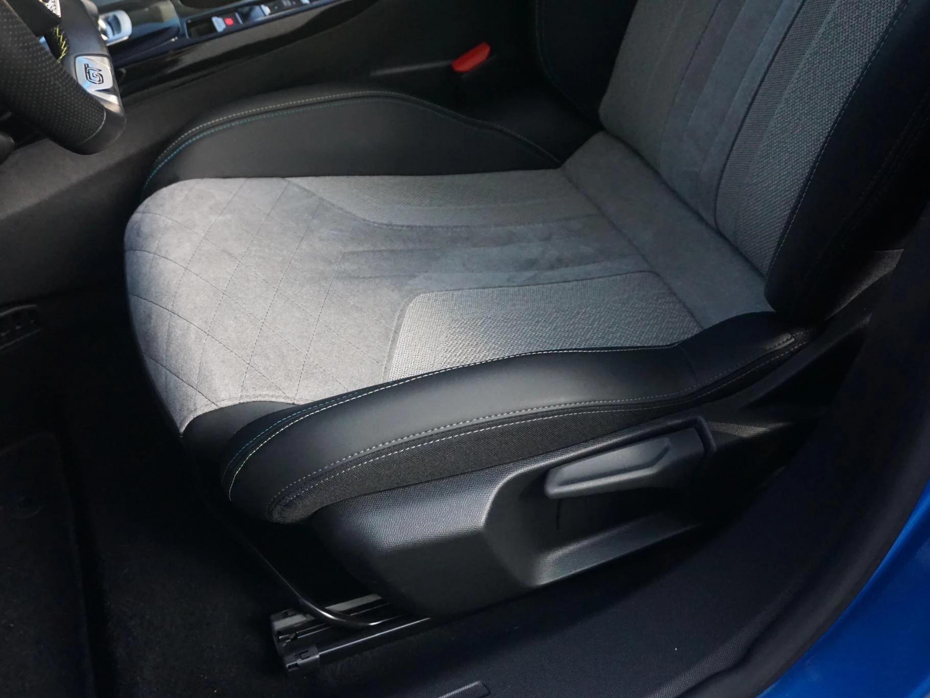 Hoofdafbeelding Peugeot e-2008
