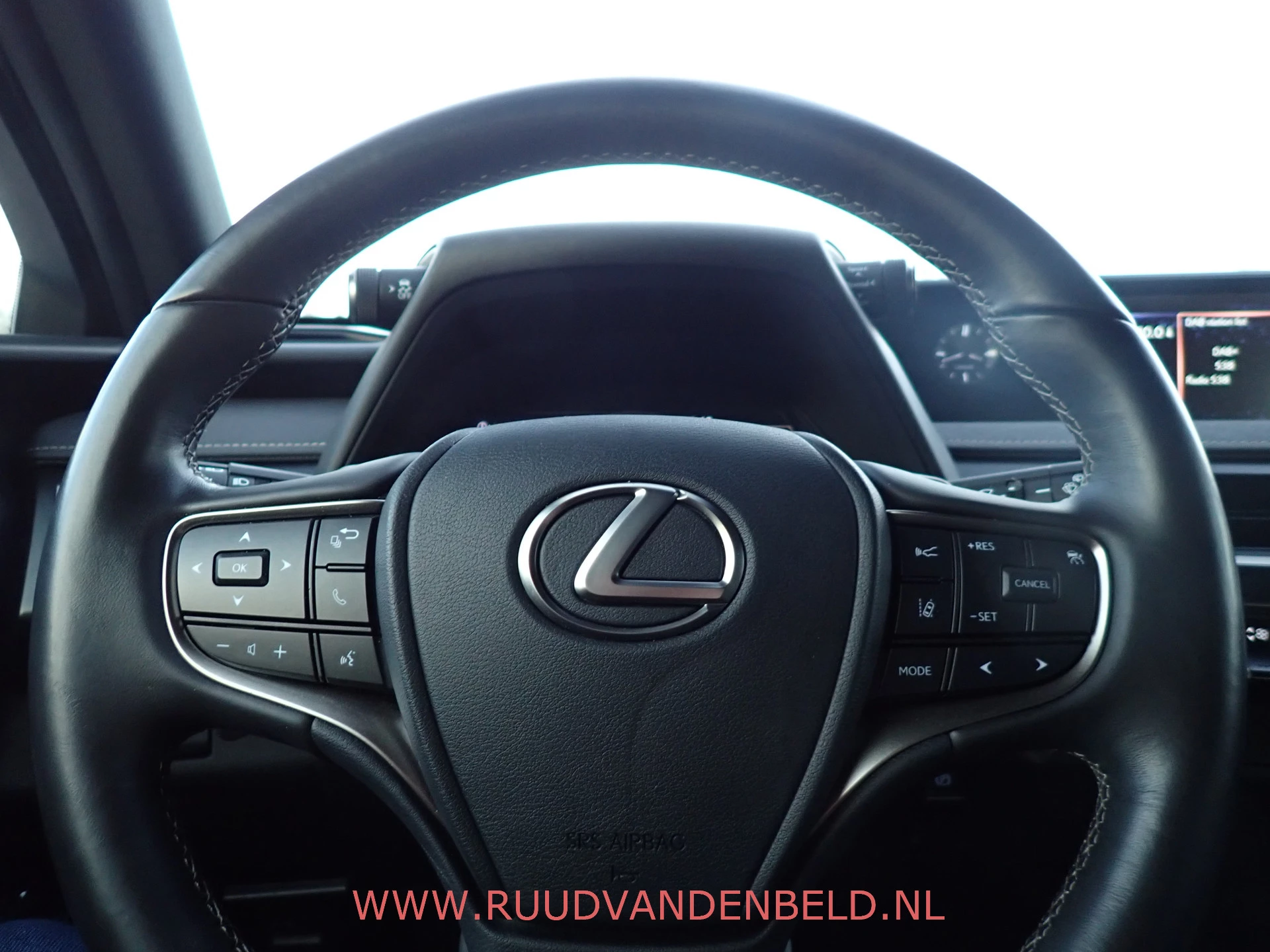 Hoofdafbeelding Lexus UX