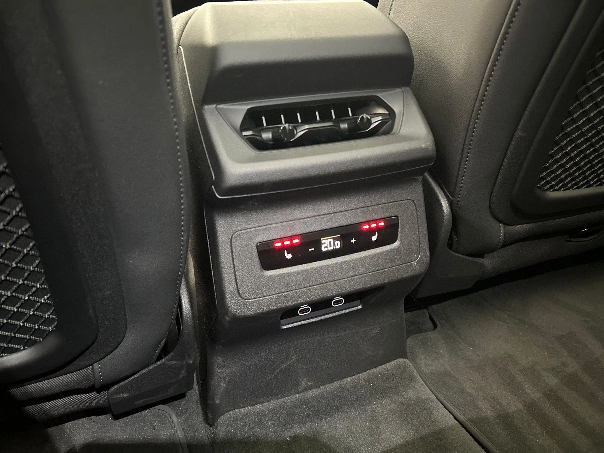 Hoofdafbeelding Audi A6 Avant e-tron