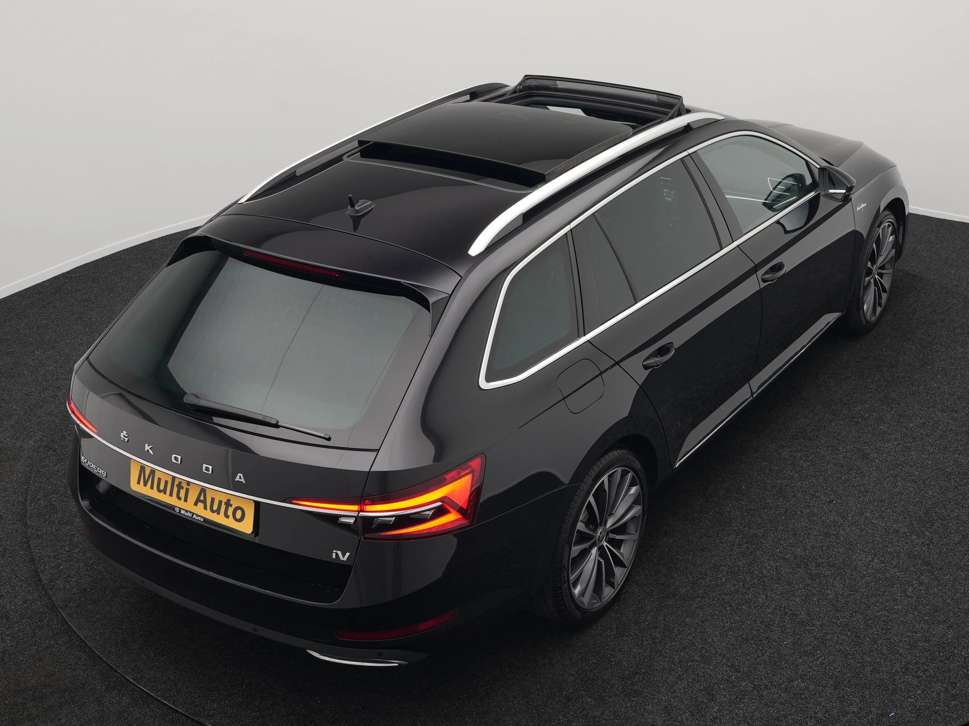 Hoofdafbeelding Škoda Superb
