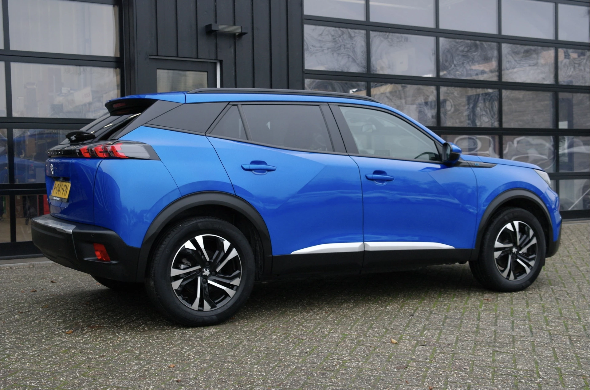 Hoofdafbeelding Peugeot e-2008