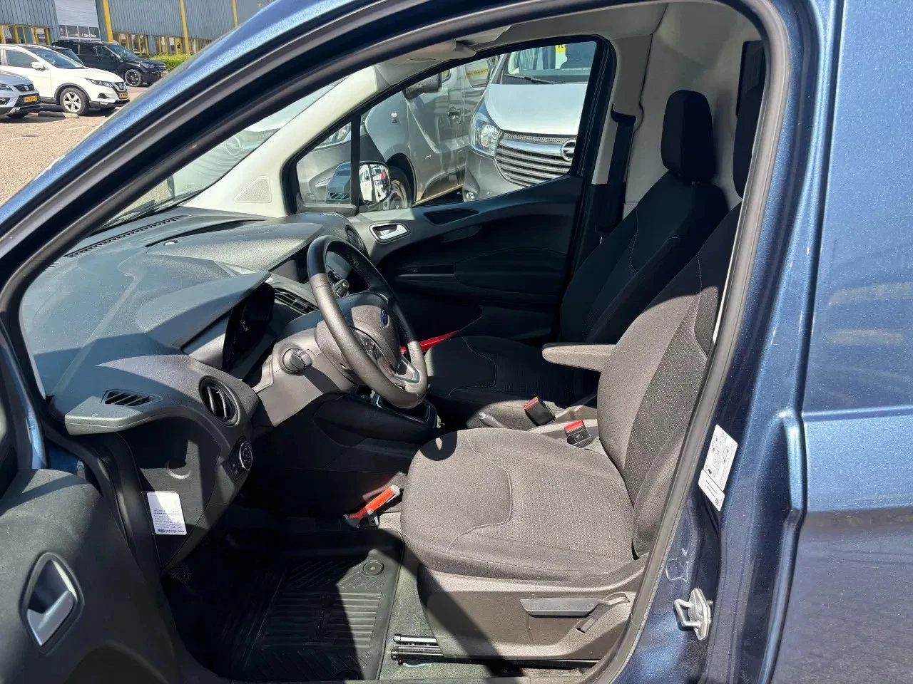 Hoofdafbeelding Ford Transit Courier